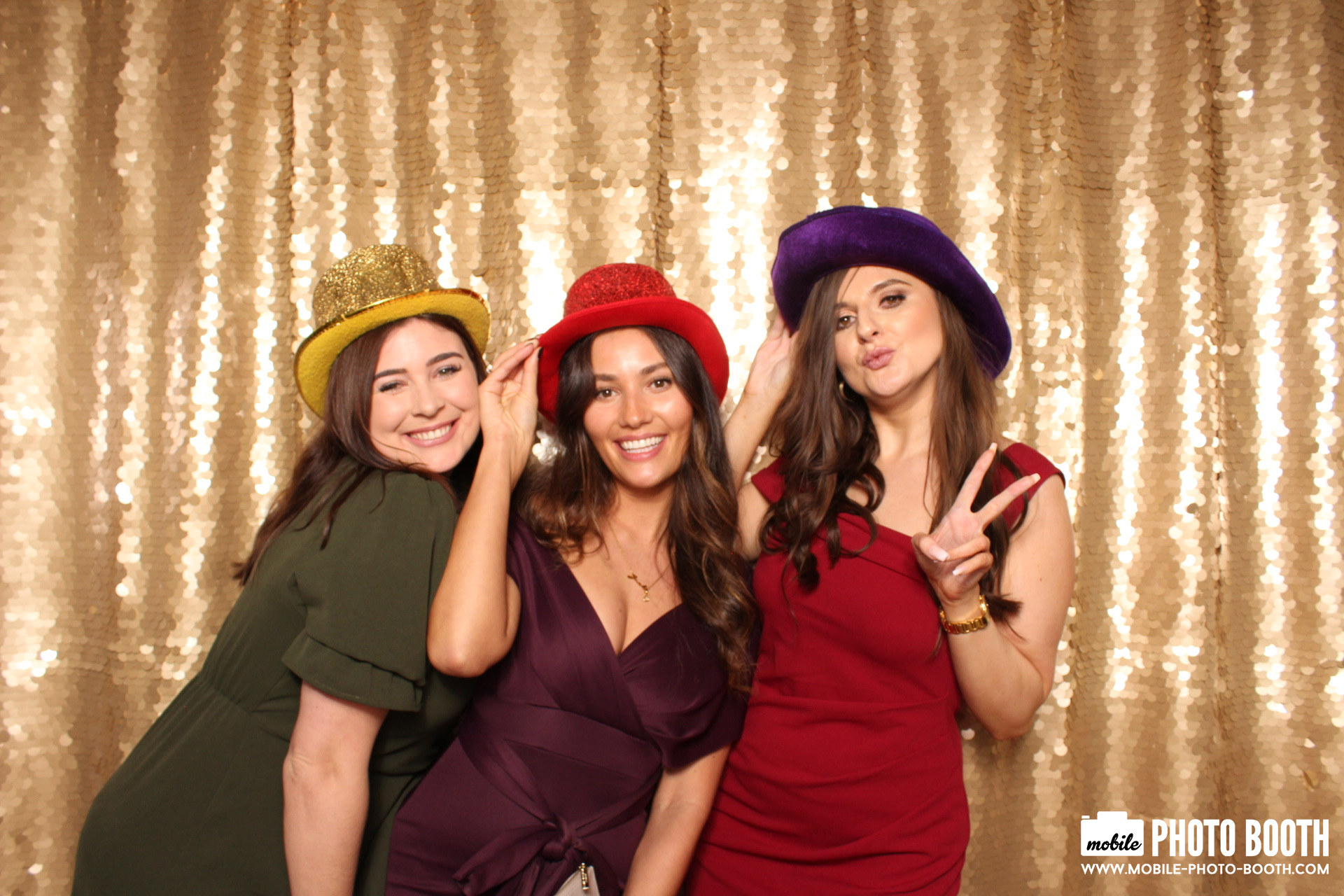 Mike & Molly | View more photos from the event at images.mobile-photo-booth.com/u/MobilePhotoBoothUK/Mike-Molly