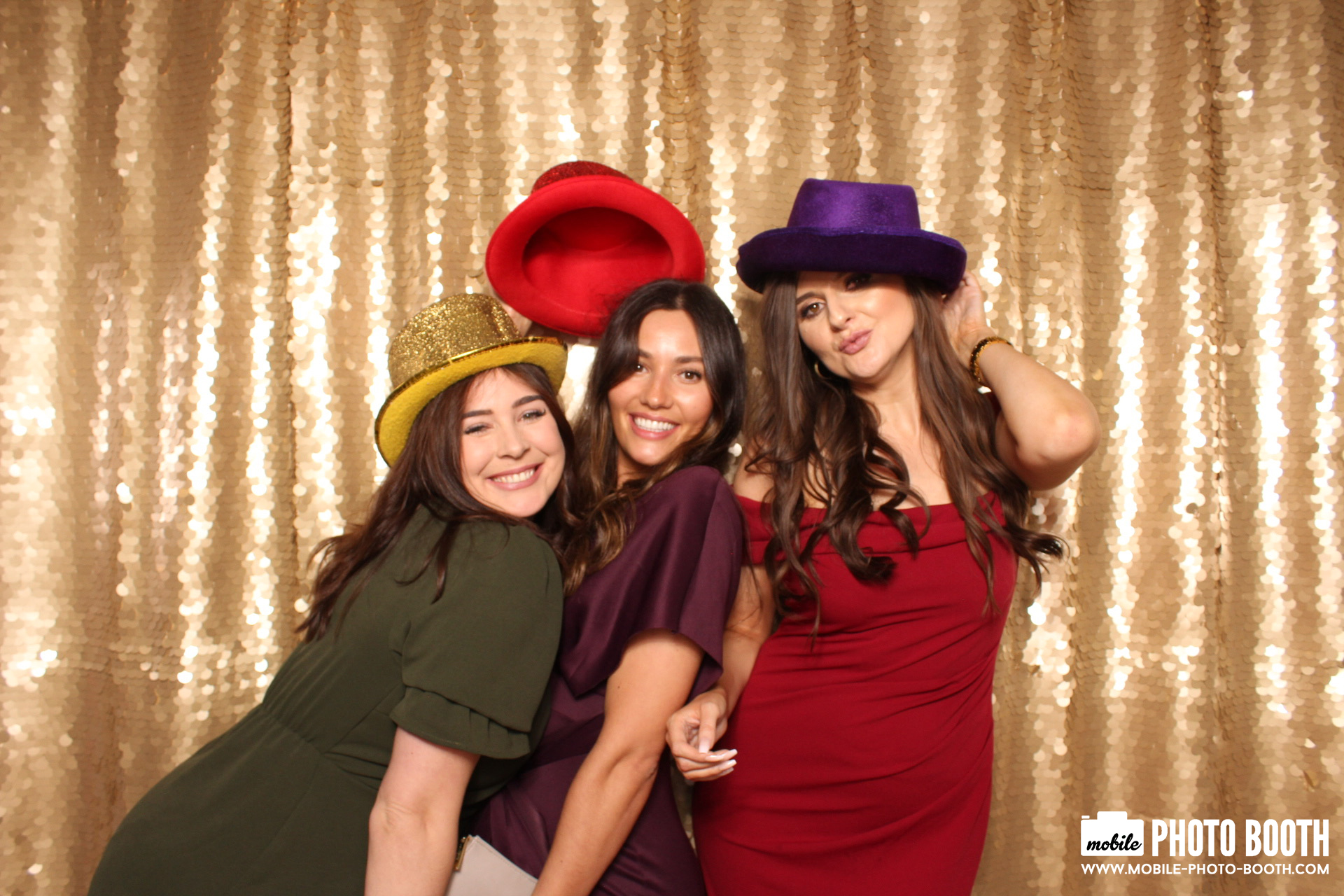 Mike & Molly | View more photos from the event at images.mobile-photo-booth.com/u/MobilePhotoBoothUK/Mike-Molly
