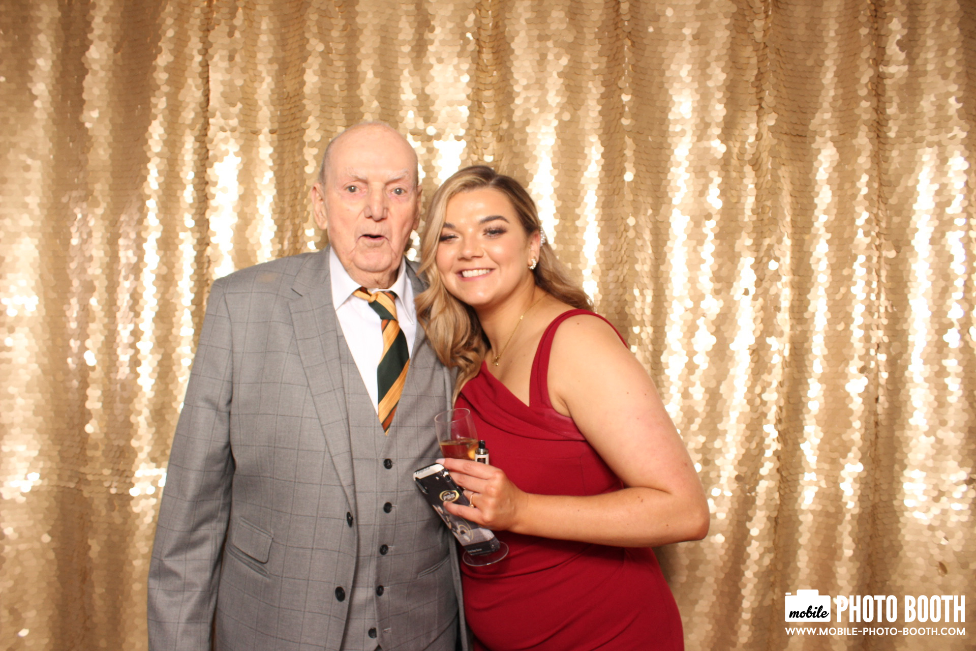 Mike & Molly | View more photos from the event at images.mobile-photo-booth.com/u/MobilePhotoBoothUK/Mike-Molly