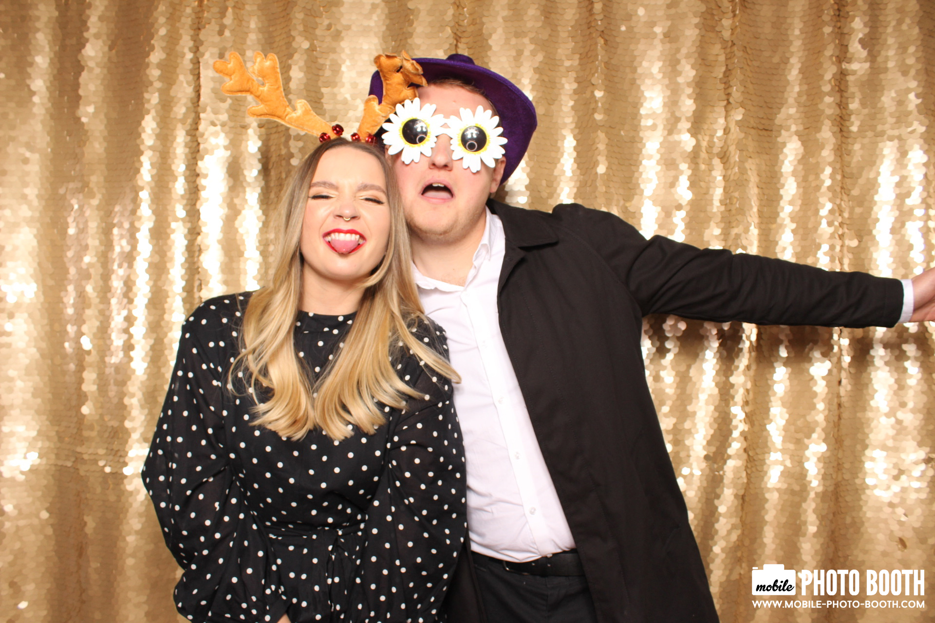 Mike & Molly | View more photos from the event at images.mobile-photo-booth.com/u/MobilePhotoBoothUK/Mike-Molly