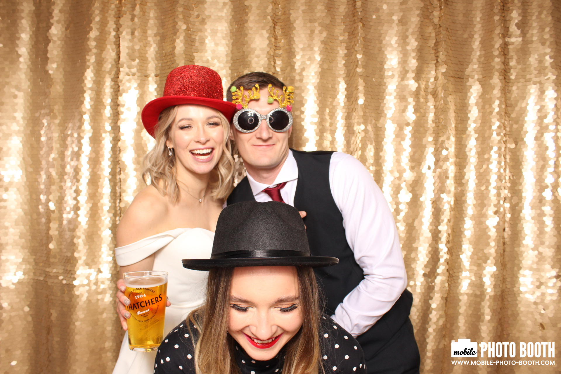 Mike & Molly | View more photos from the event at images.mobile-photo-booth.com/u/MobilePhotoBoothUK/Mike-Molly