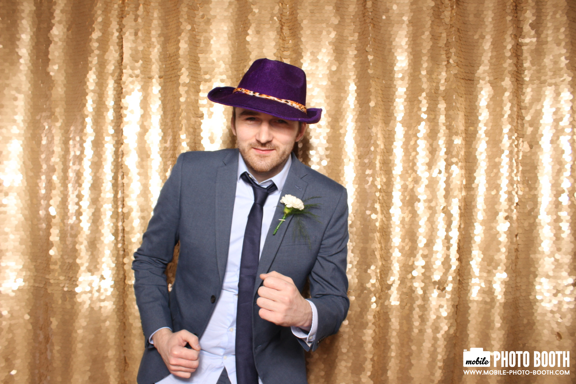 Mike & Molly | View more photos from the event at images.mobile-photo-booth.com/u/MobilePhotoBoothUK/Mike-Molly