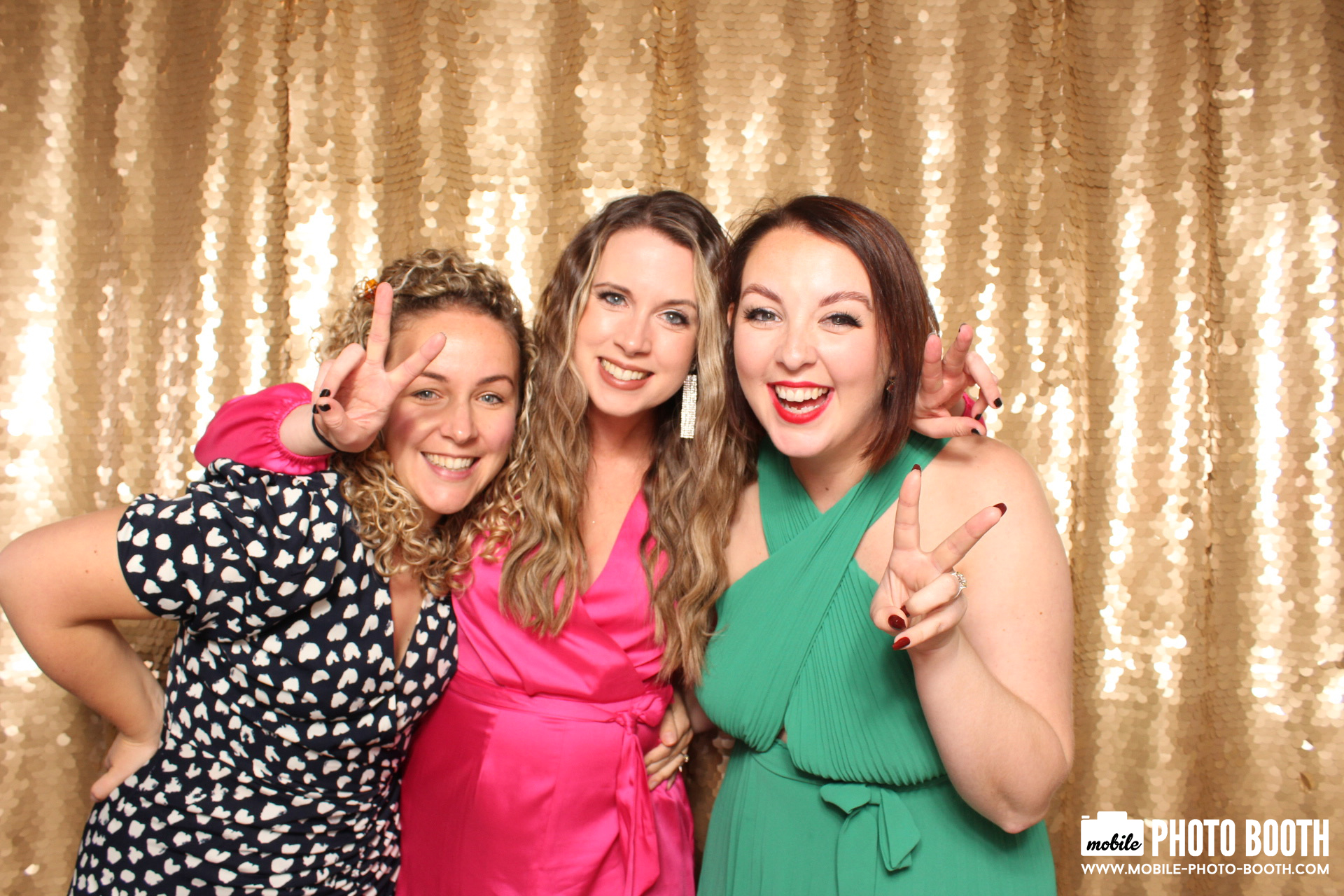 Mike & Molly | View more photos from the event at images.mobile-photo-booth.com/u/MobilePhotoBoothUK/Mike-Molly