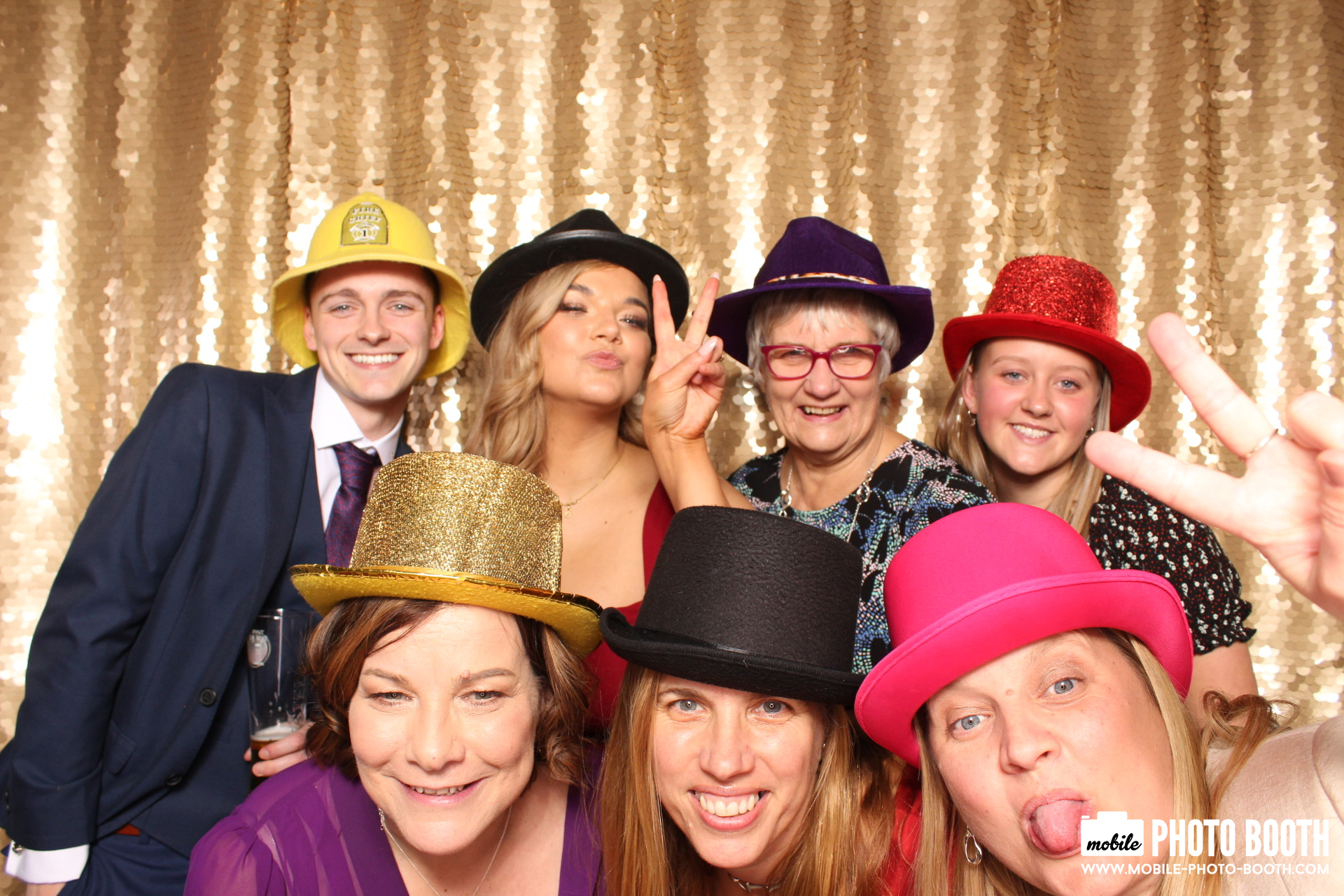 Mike & Molly | View more photos from the event at images.mobile-photo-booth.com/u/MobilePhotoBoothUK/Mike-Molly