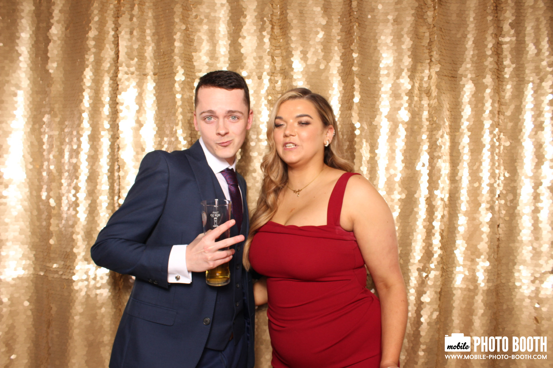 Mike & Molly | View more photos from the event at images.mobile-photo-booth.com/u/MobilePhotoBoothUK/Mike-Molly