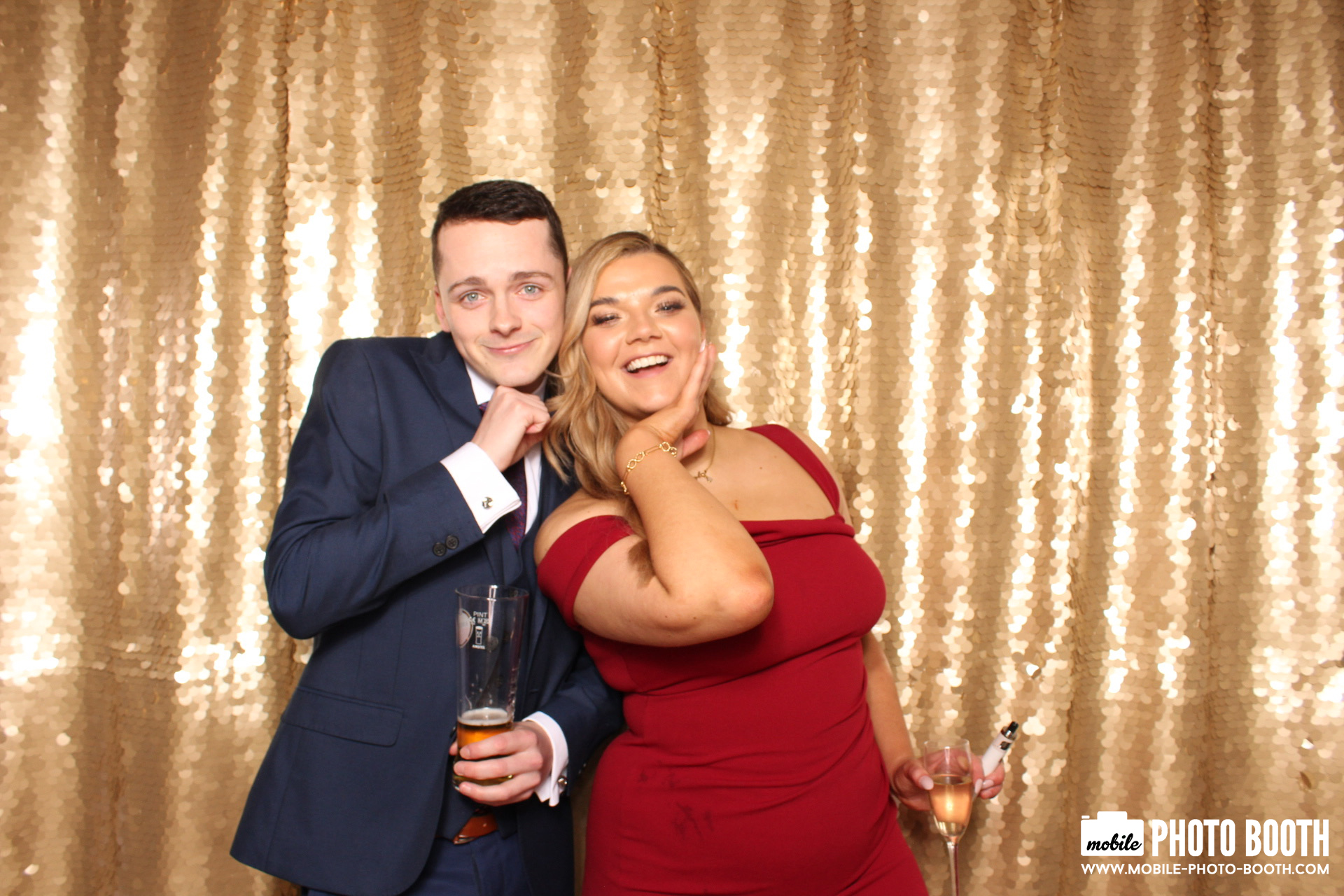 Mike & Molly | View more photos from the event at images.mobile-photo-booth.com/u/MobilePhotoBoothUK/Mike-Molly