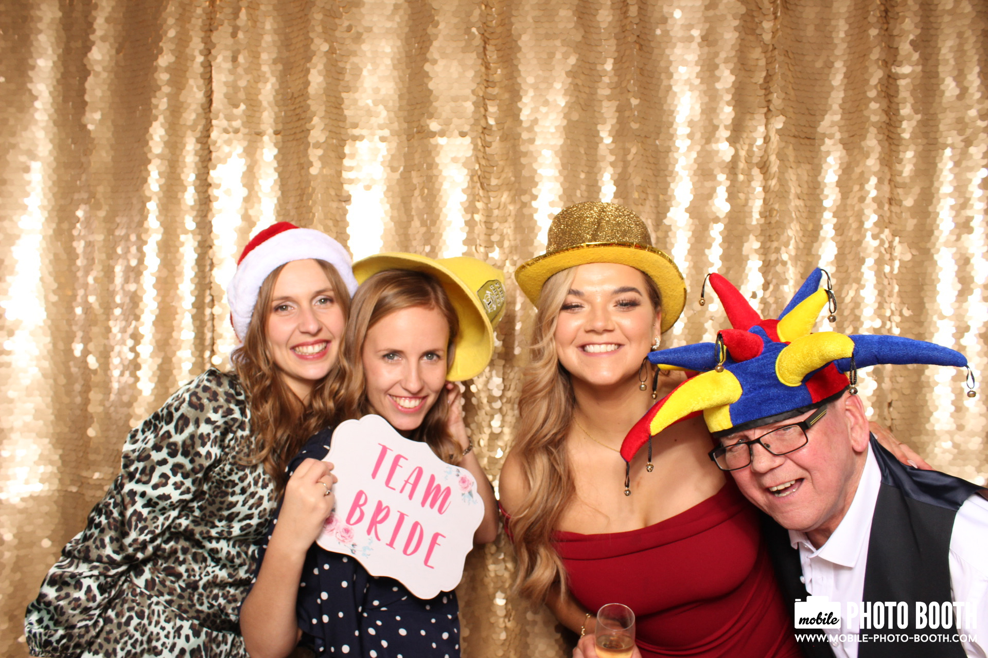 Mike & Molly | View more photos from the event at images.mobile-photo-booth.com/u/MobilePhotoBoothUK/Mike-Molly