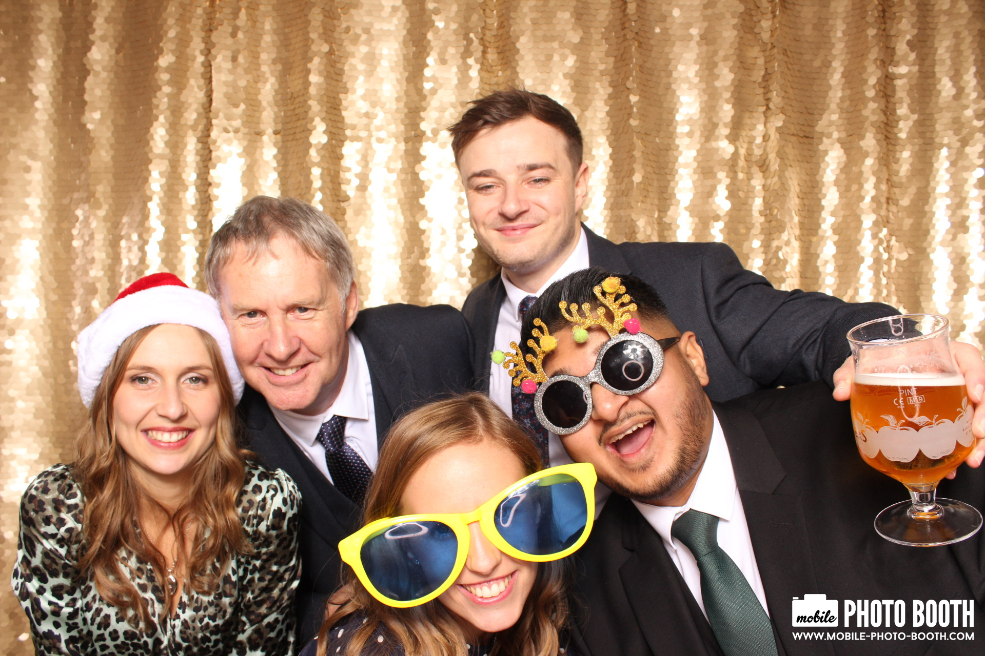 Mike & Molly | View more photos from the event at images.mobile-photo-booth.com/u/MobilePhotoBoothUK/Mike-Molly