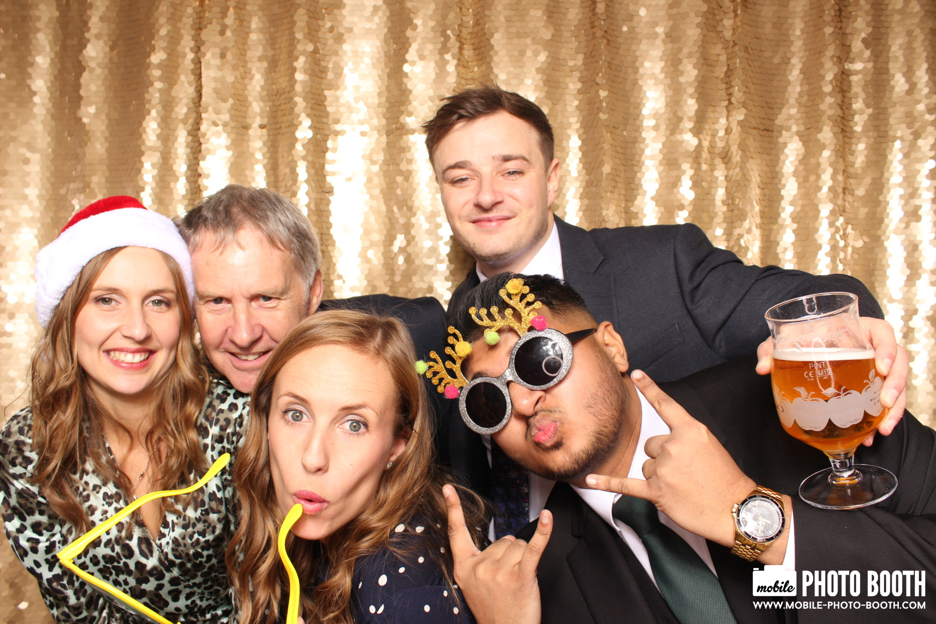 Mike & Molly | View more photos from the event at images.mobile-photo-booth.com/u/MobilePhotoBoothUK/Mike-Molly