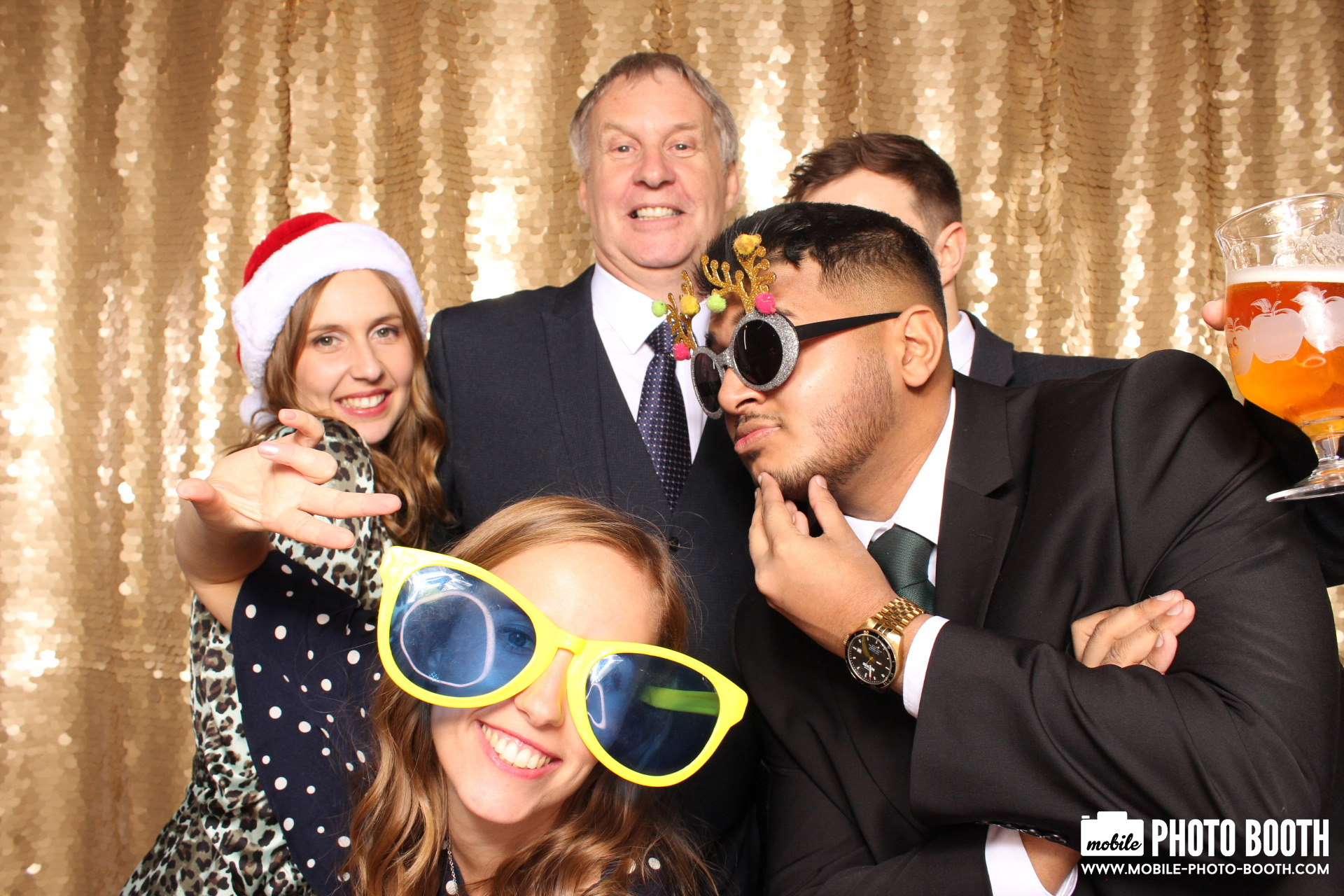 Mike & Molly | View more photos from the event at images.mobile-photo-booth.com/u/MobilePhotoBoothUK/Mike-Molly
