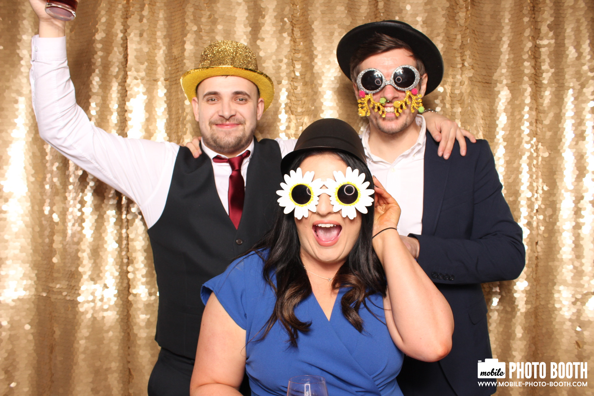 Mike & Molly | View more photos from the event at images.mobile-photo-booth.com/u/MobilePhotoBoothUK/Mike-Molly