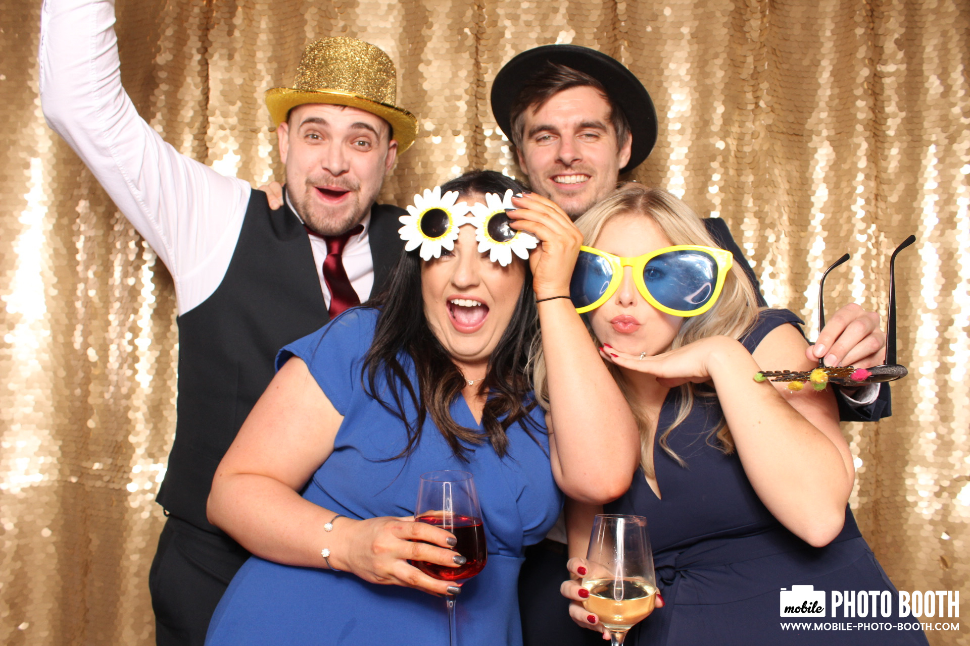 Mike & Molly | View more photos from the event at images.mobile-photo-booth.com/u/MobilePhotoBoothUK/Mike-Molly