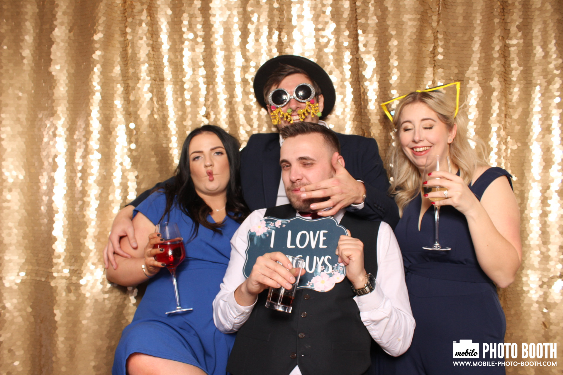 Mike & Molly | View more photos from the event at images.mobile-photo-booth.com/u/MobilePhotoBoothUK/Mike-Molly