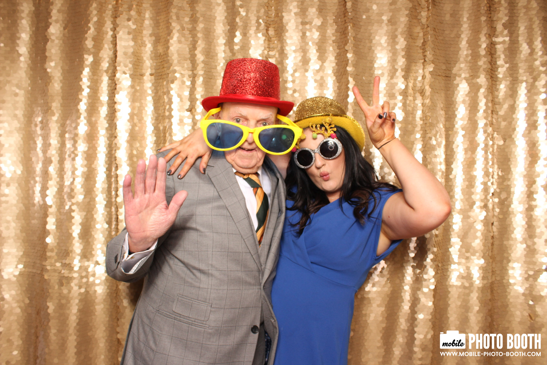 Mike & Molly | View more photos from the event at images.mobile-photo-booth.com/u/MobilePhotoBoothUK/Mike-Molly