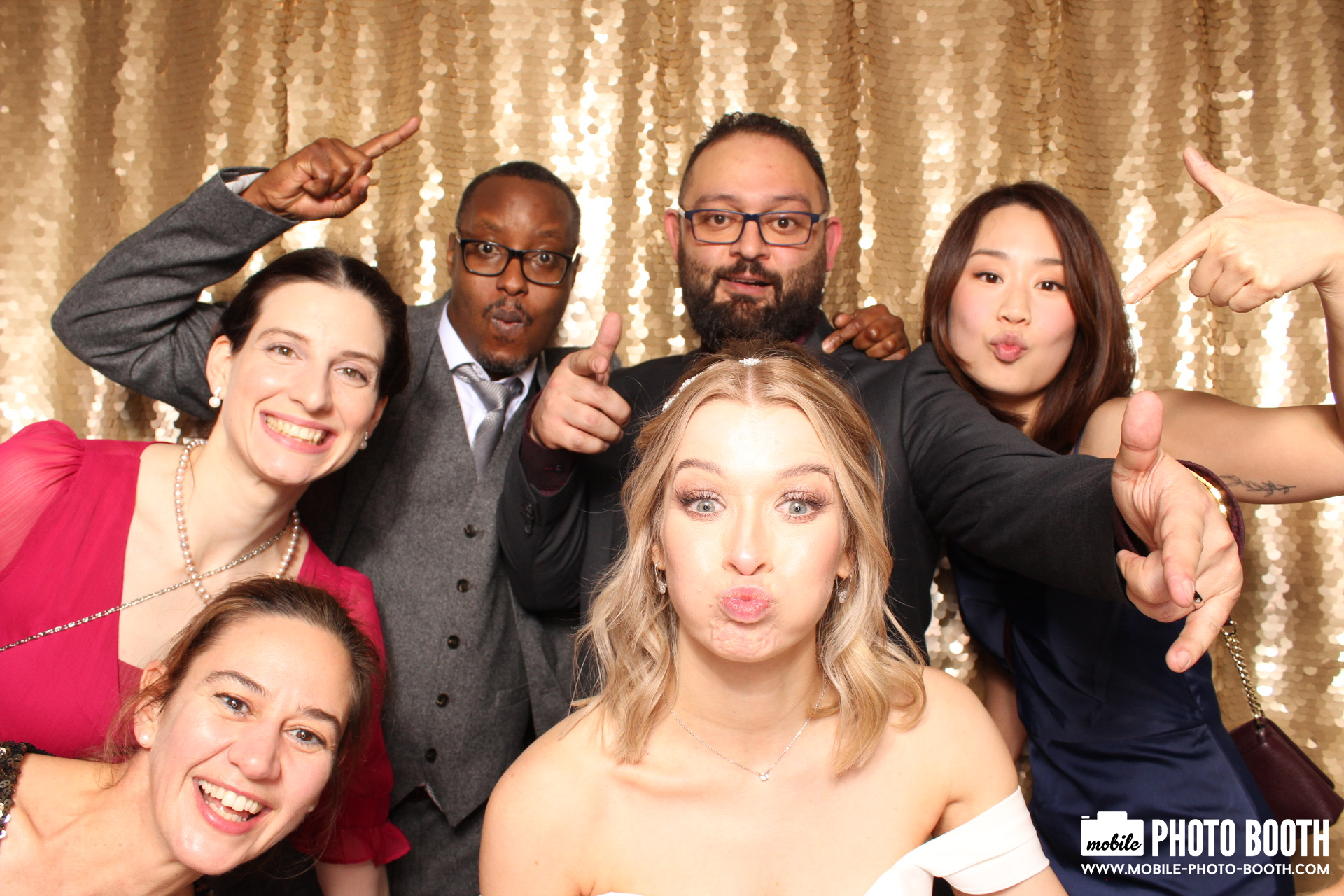 Mike & Molly | View more photos from the event at images.mobile-photo-booth.com/u/MobilePhotoBoothUK/Mike-Molly