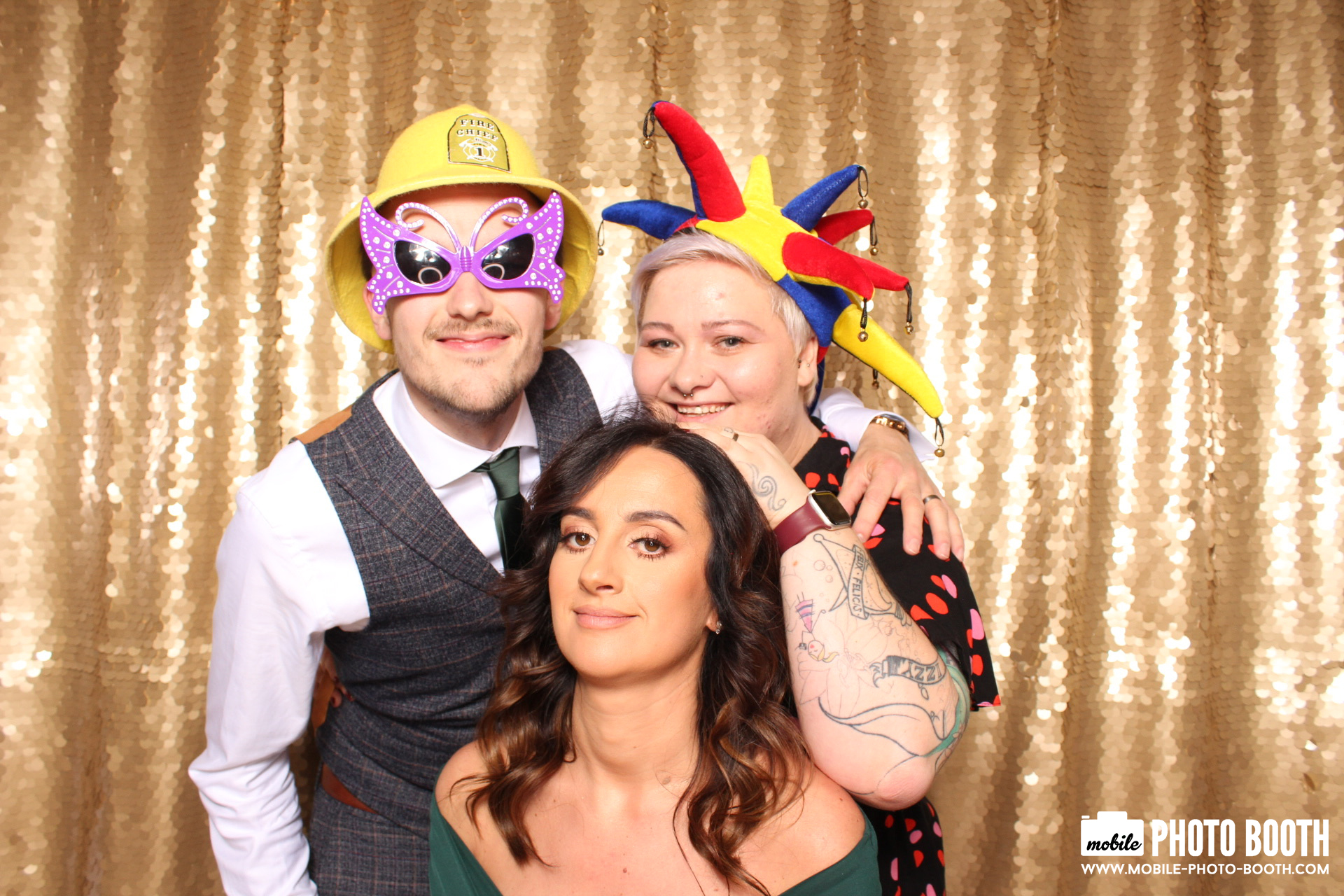 Mike & Molly | View more photos from the event at images.mobile-photo-booth.com/u/MobilePhotoBoothUK/Mike-Molly