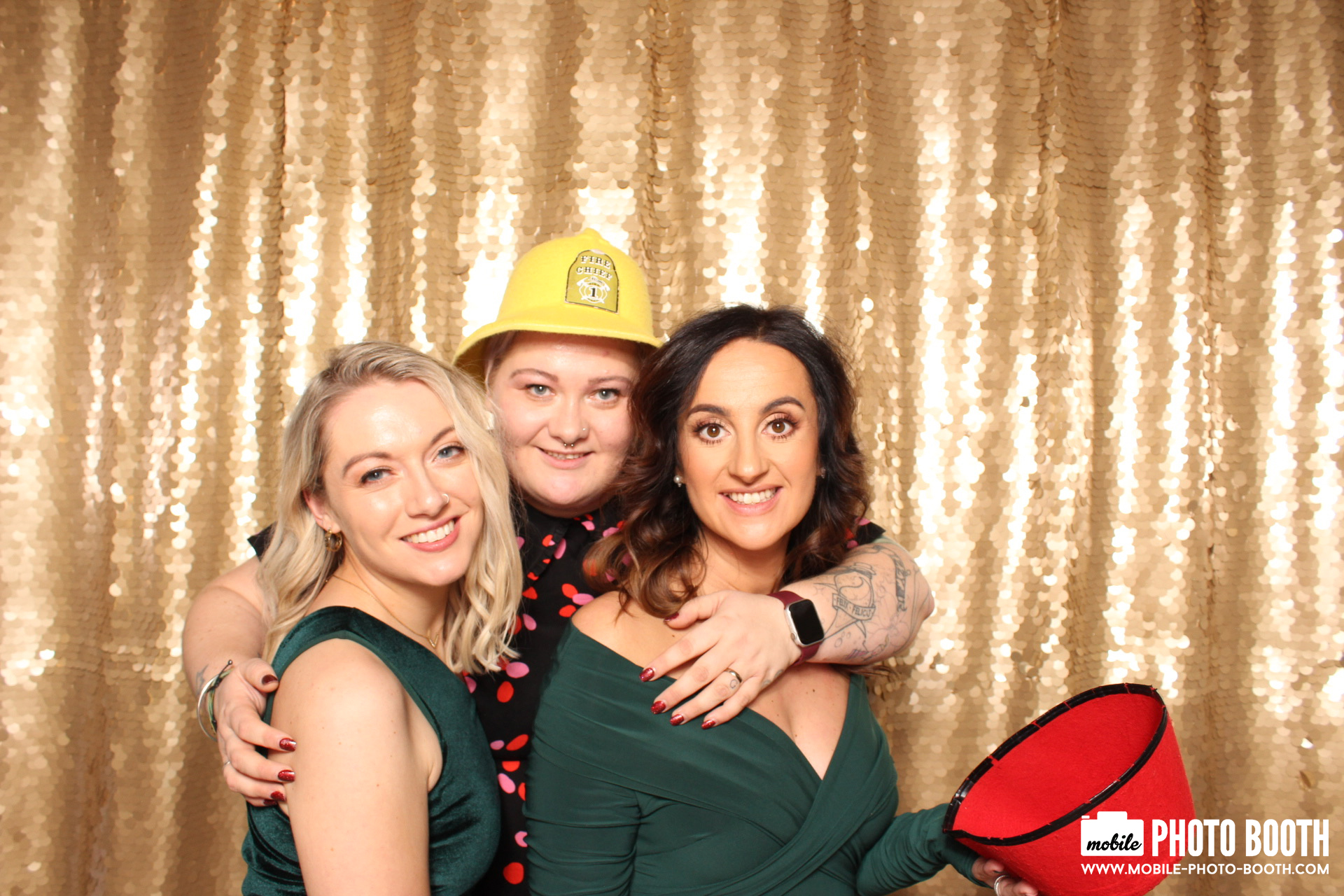 Mike & Molly | View more photos from the event at images.mobile-photo-booth.com/u/MobilePhotoBoothUK/Mike-Molly
