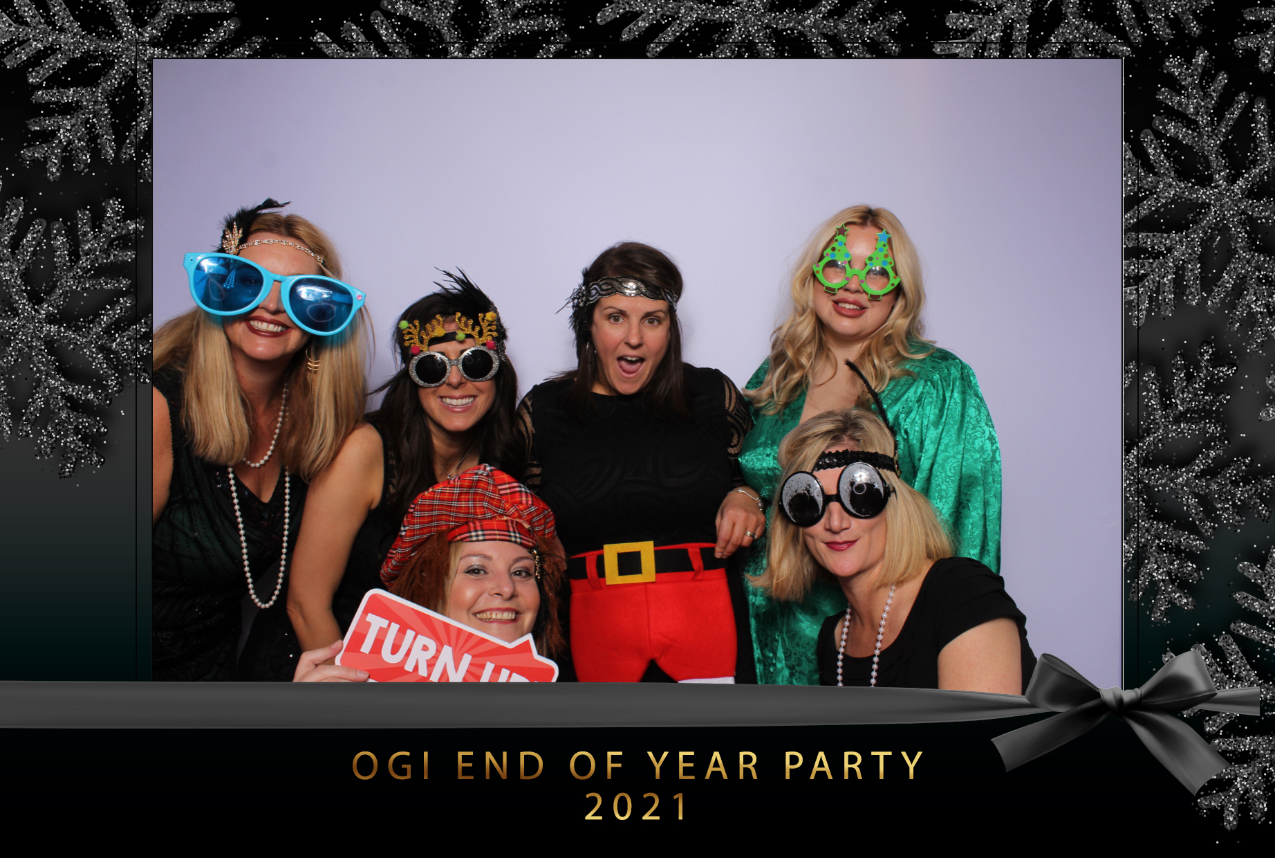 Ogi End of Year Party 2021 | View more photos from the event at images.mobile-photo-booth.com/u/MobilePhotoBoothUK/Ogi-End-of-Year-Party-2021