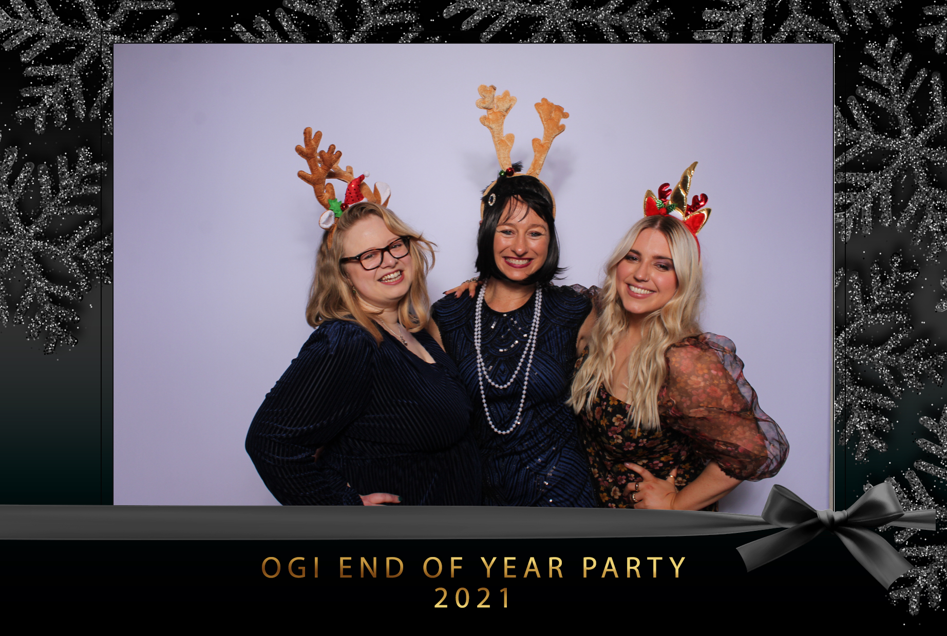 Ogi End of Year Party 2021 | View more photos from the event at images.mobile-photo-booth.com/u/MobilePhotoBoothUK/Ogi-End-of-Year-Party-2021