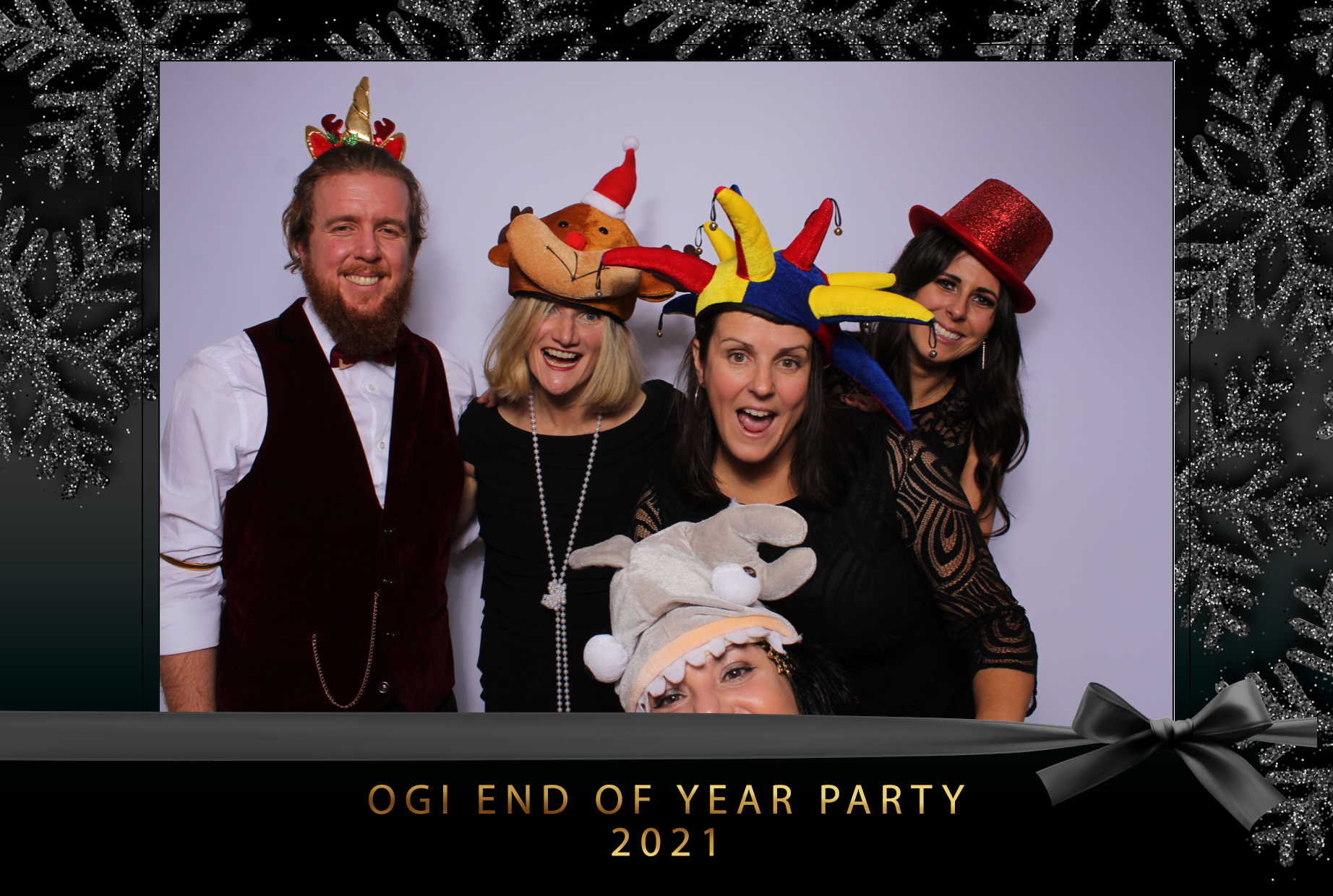 Ogi End of Year Party 2021 | View more photos from the event at images.mobile-photo-booth.com/u/MobilePhotoBoothUK/Ogi-End-of-Year-Party-2021