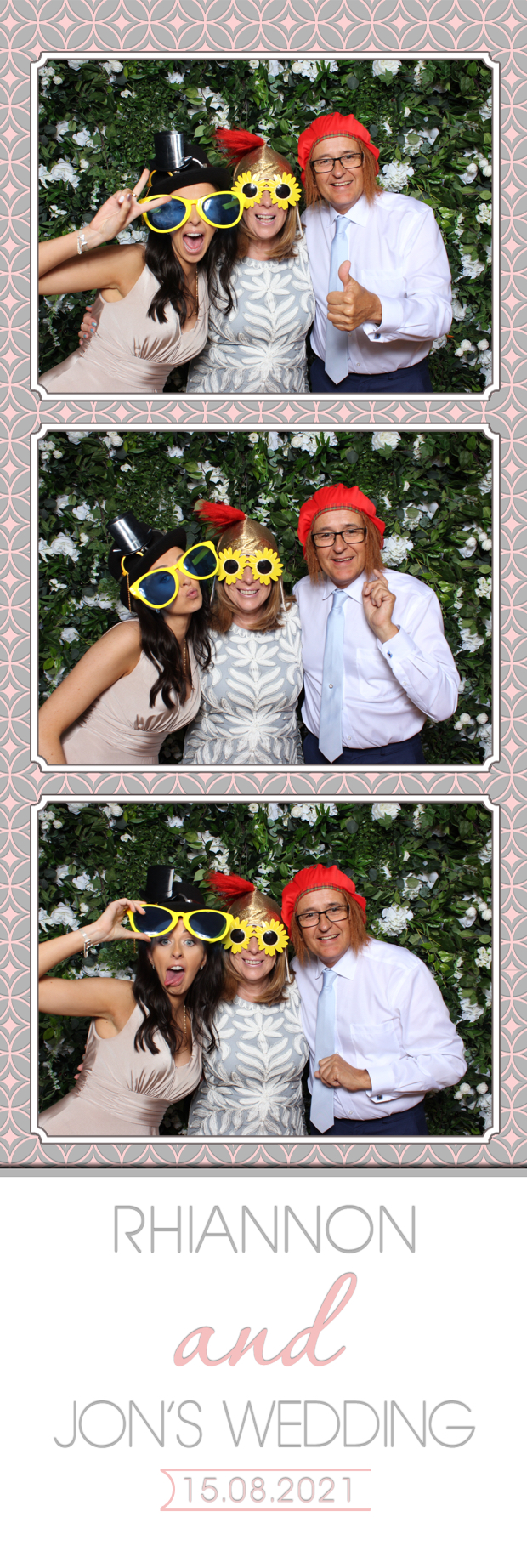 Rhiannon & Jon | View more photos from the event at images.mobile-photo-booth.com/u/MobilePhotoBoothUK/Rhiannon-Jon