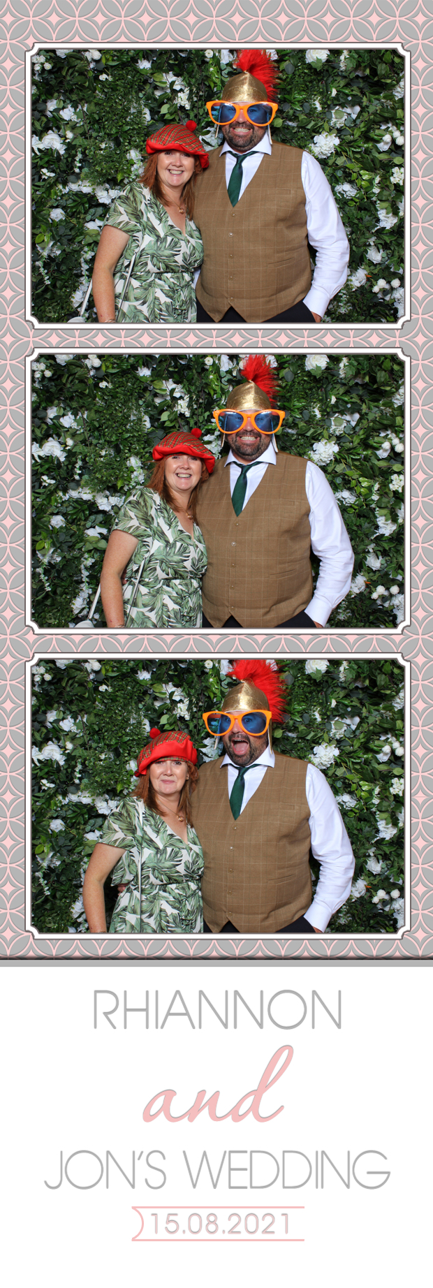 Rhiannon & Jon | View more photos from the event at images.mobile-photo-booth.com/u/MobilePhotoBoothUK/Rhiannon-Jon