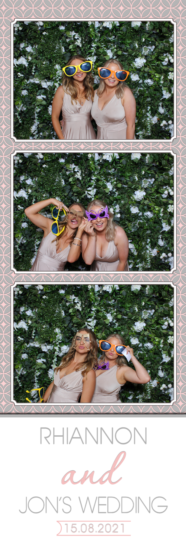 Rhiannon & Jon | View more photos from the event at images.mobile-photo-booth.com/u/MobilePhotoBoothUK/Rhiannon-Jon