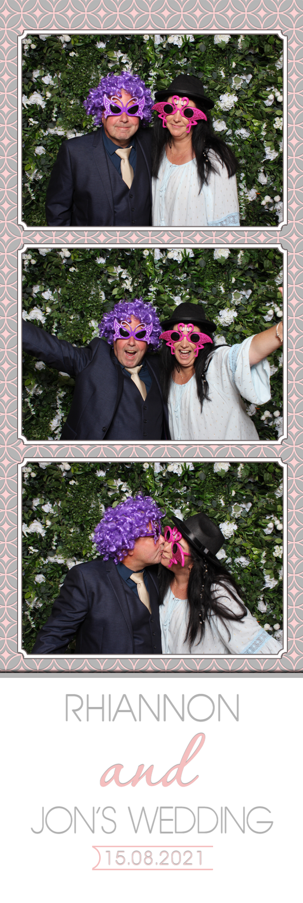 Rhiannon & Jon | View more photos from the event at images.mobile-photo-booth.com/u/MobilePhotoBoothUK/Rhiannon-Jon