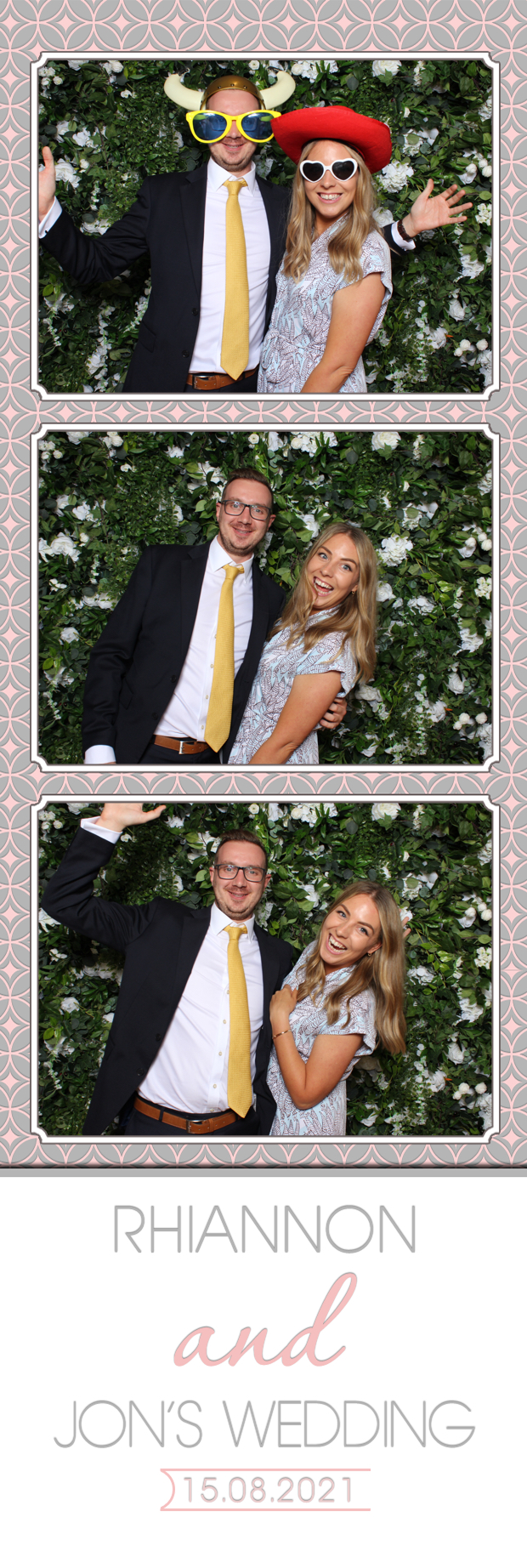 Rhiannon & Jon | View more photos from the event at images.mobile-photo-booth.com/u/MobilePhotoBoothUK/Rhiannon-Jon