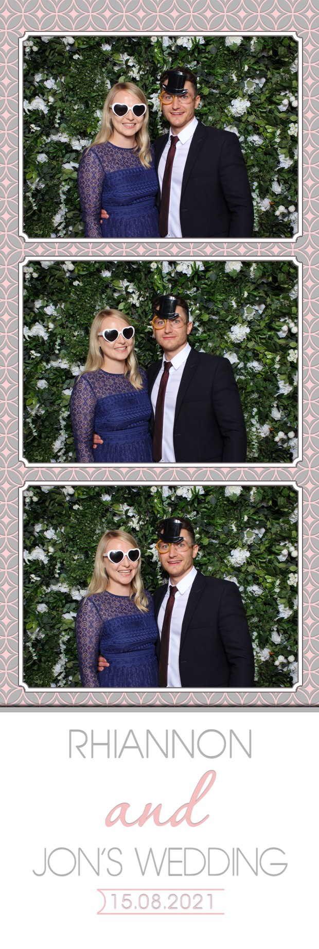 Rhiannon & Jon | View more photos from the event at images.mobile-photo-booth.com/u/MobilePhotoBoothUK/Rhiannon-Jon