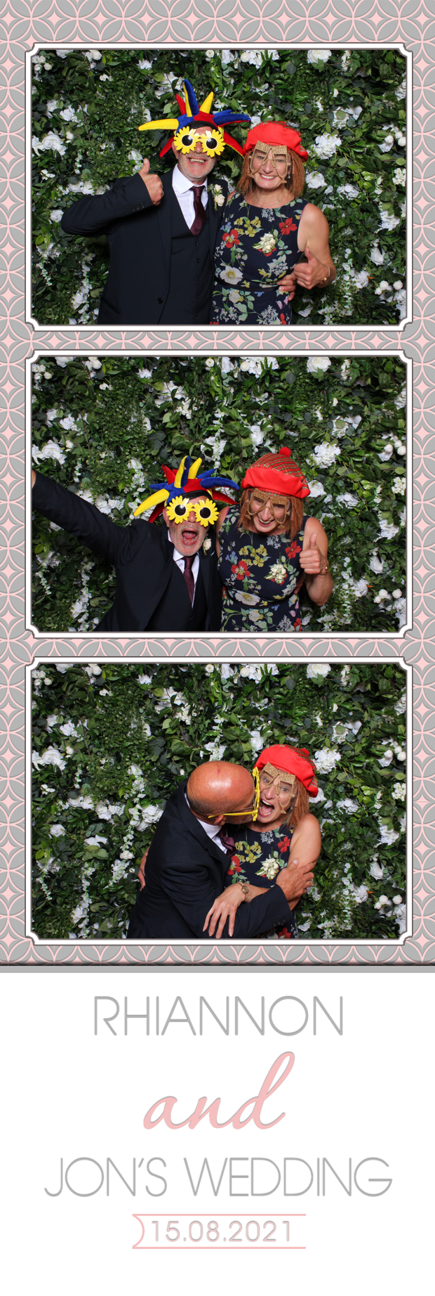 Rhiannon & Jon | View more photos from the event at images.mobile-photo-booth.com/u/MobilePhotoBoothUK/Rhiannon-Jon