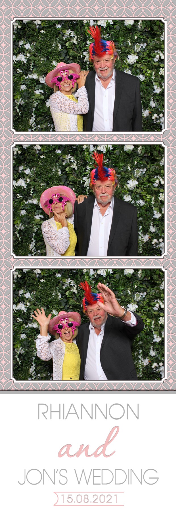 Rhiannon & Jon | View more photos from the event at images.mobile-photo-booth.com/u/MobilePhotoBoothUK/Rhiannon-Jon