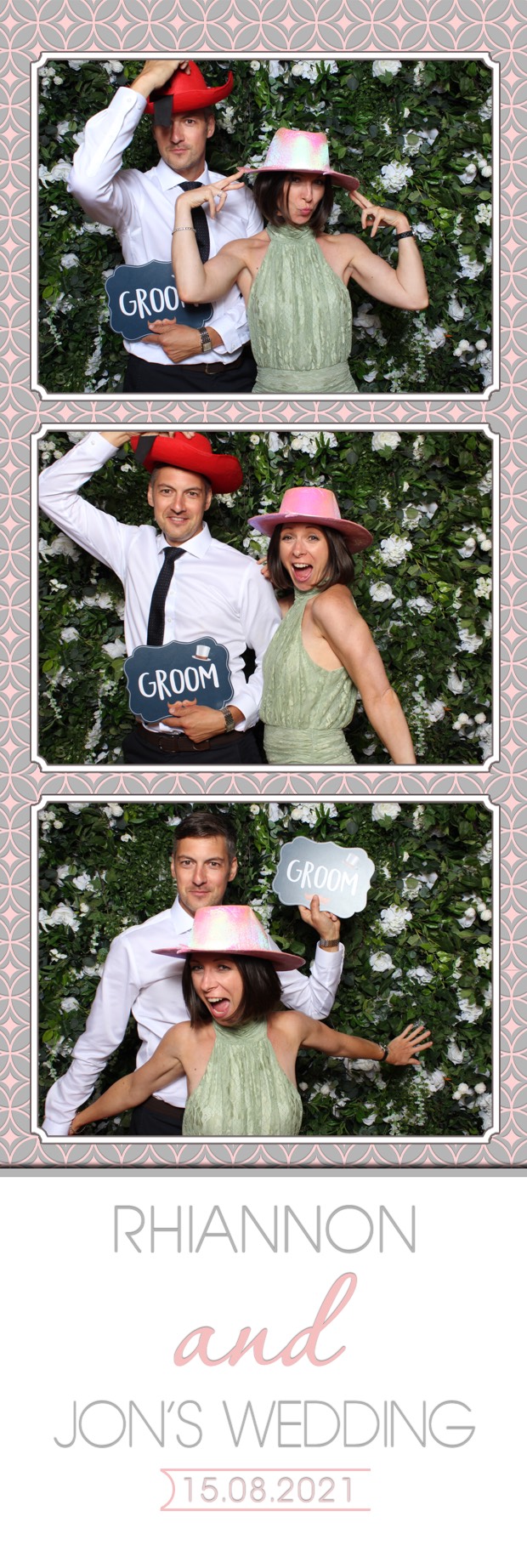 Rhiannon & Jon | View more photos from the event at images.mobile-photo-booth.com/u/MobilePhotoBoothUK/Rhiannon-Jon
