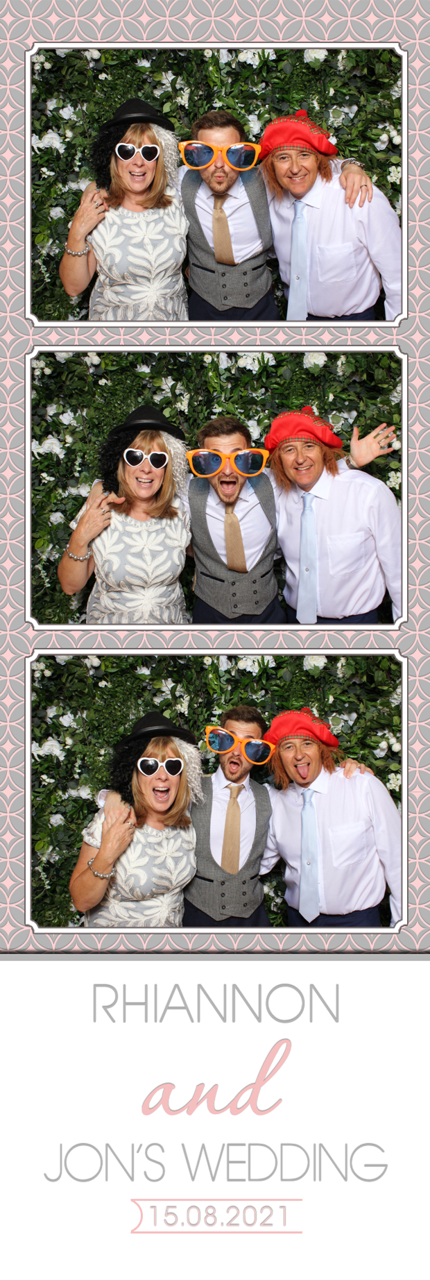 Rhiannon & Jon | View more photos from the event at images.mobile-photo-booth.com/u/MobilePhotoBoothUK/Rhiannon-Jon