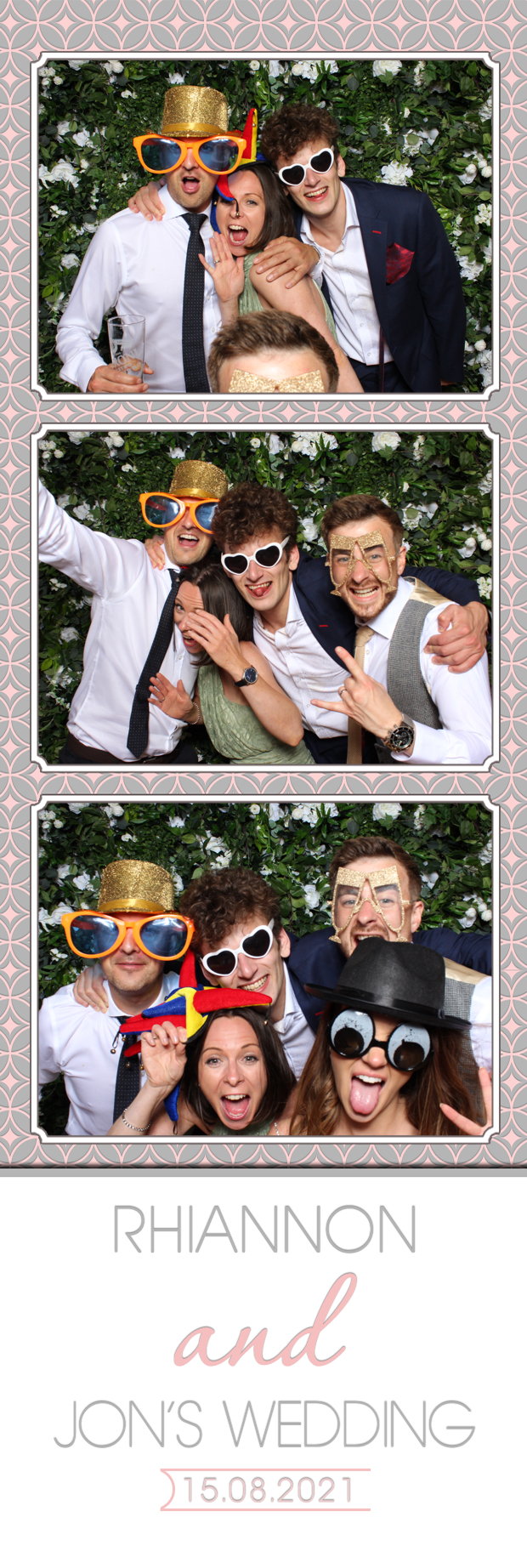 Rhiannon & Jon | View more photos from the event at images.mobile-photo-booth.com/u/MobilePhotoBoothUK/Rhiannon-Jon