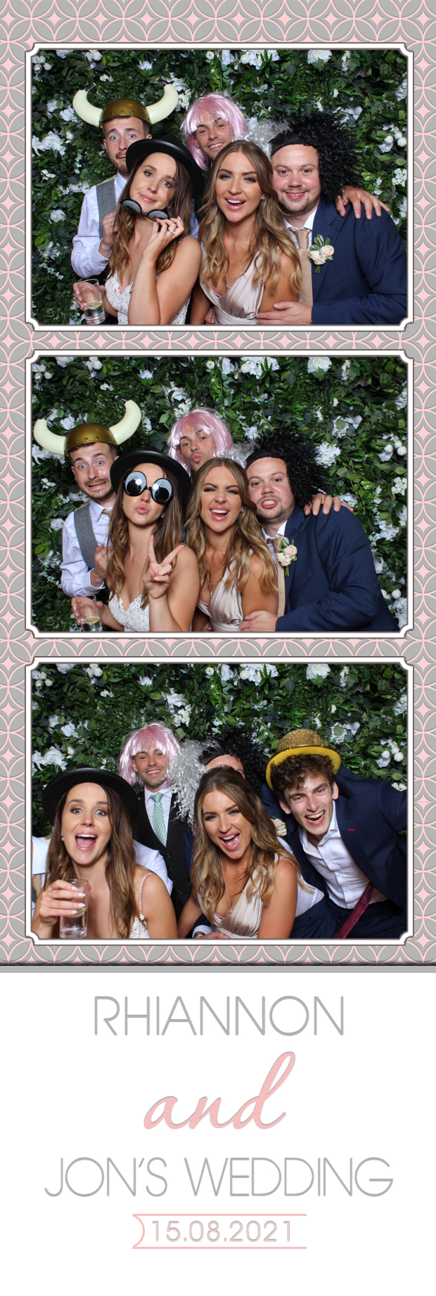 Rhiannon & Jon | View more photos from the event at images.mobile-photo-booth.com/u/MobilePhotoBoothUK/Rhiannon-Jon