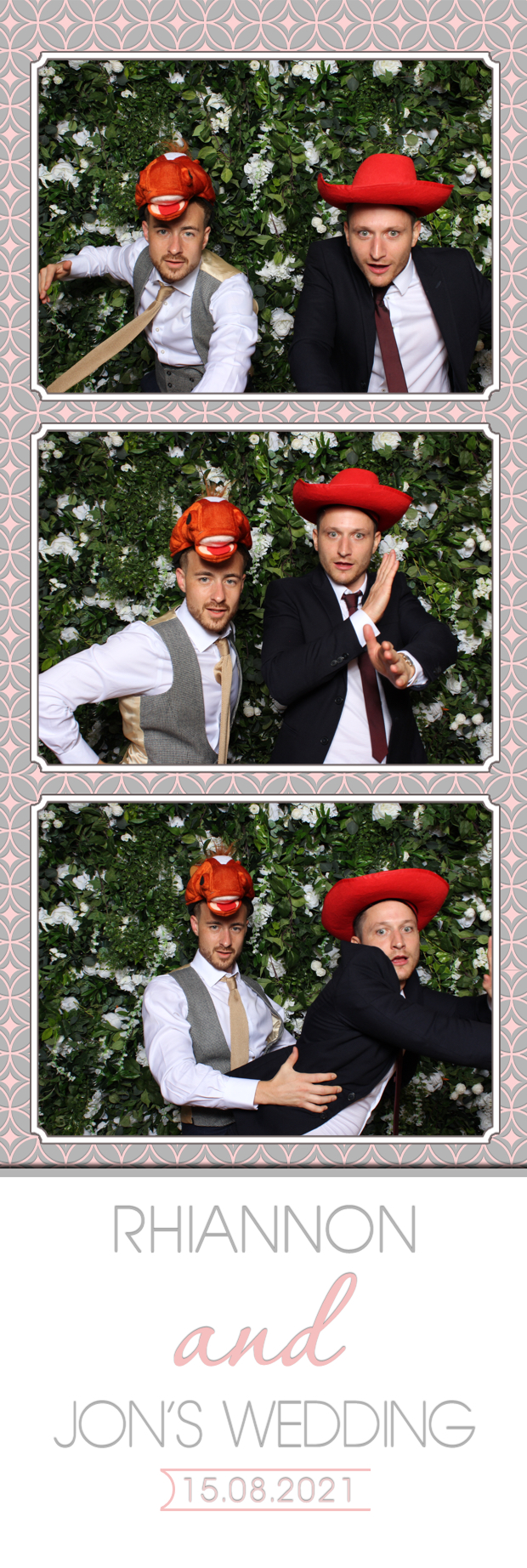 Rhiannon & Jon | View more photos from the event at images.mobile-photo-booth.com/u/MobilePhotoBoothUK/Rhiannon-Jon