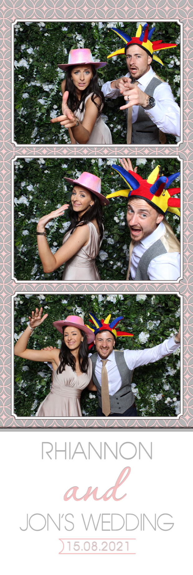 Rhiannon & Jon | View more photos from the event at images.mobile-photo-booth.com/u/MobilePhotoBoothUK/Rhiannon-Jon