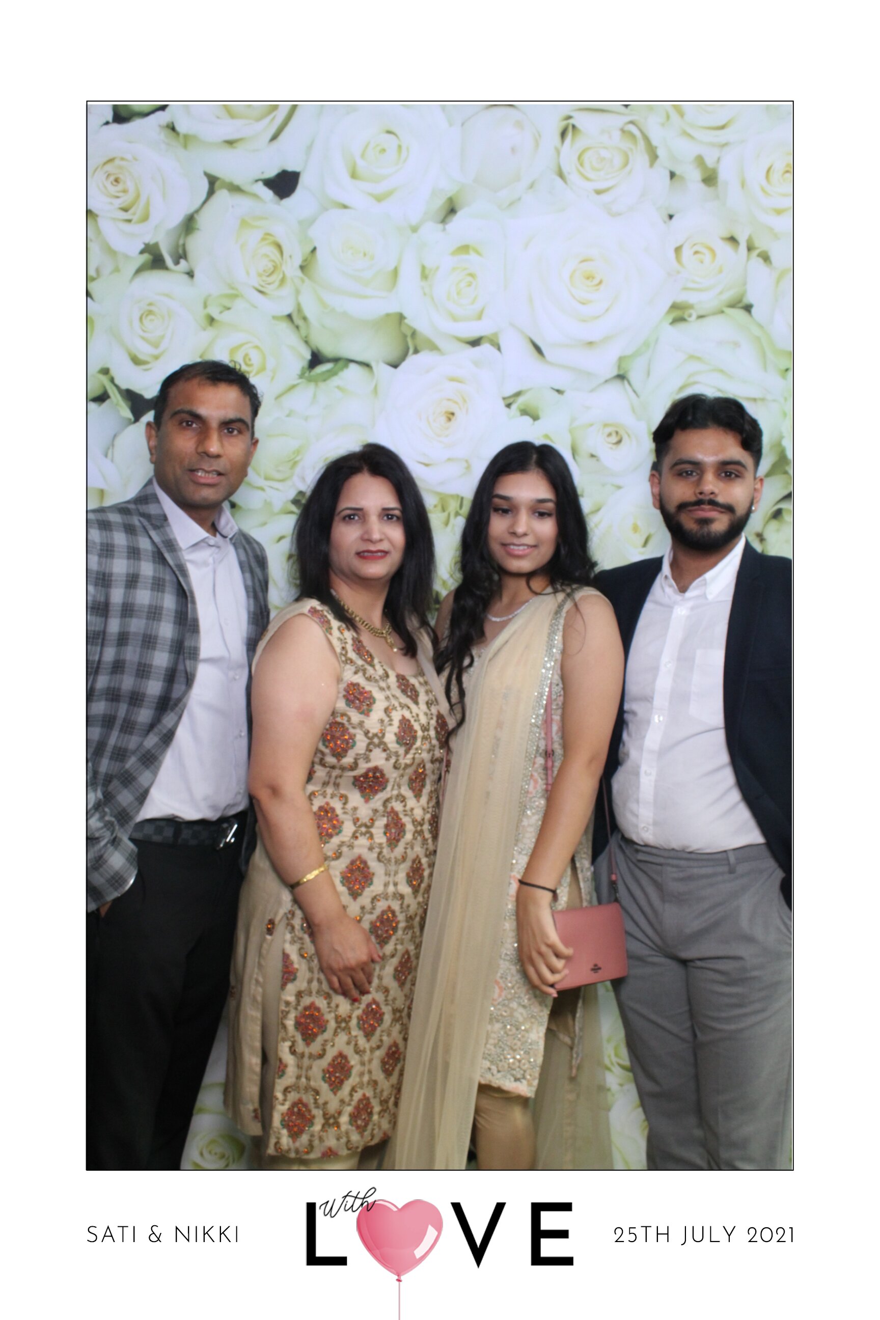 Sati & Nikki | View more photos from the event at images.mobile-photo-booth.com/u/MobilePhotoBoothUK/Sati-Nikki