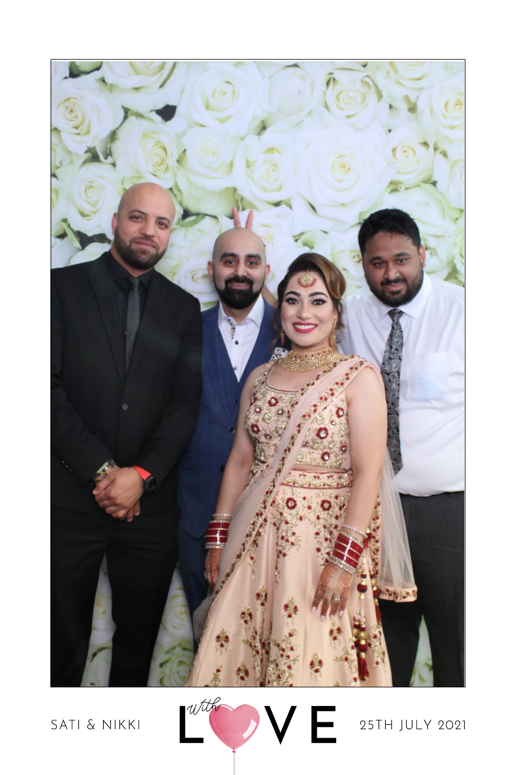 Sati & Nikki | View more photos from the event at images.mobile-photo-booth.com/u/MobilePhotoBoothUK/Sati-Nikki