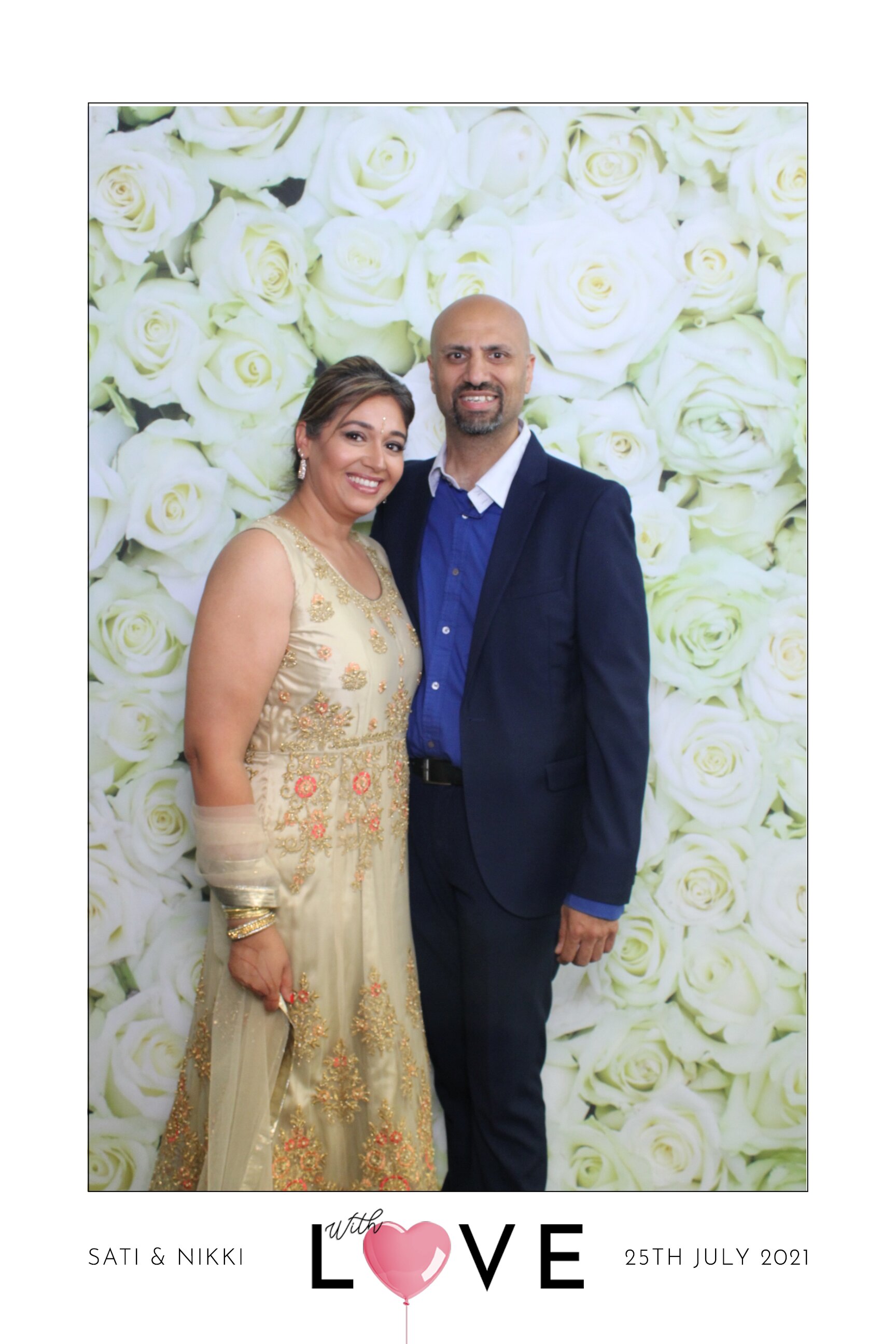 Sati & Nikki | View more photos from the event at images.mobile-photo-booth.com/u/MobilePhotoBoothUK/Sati-Nikki