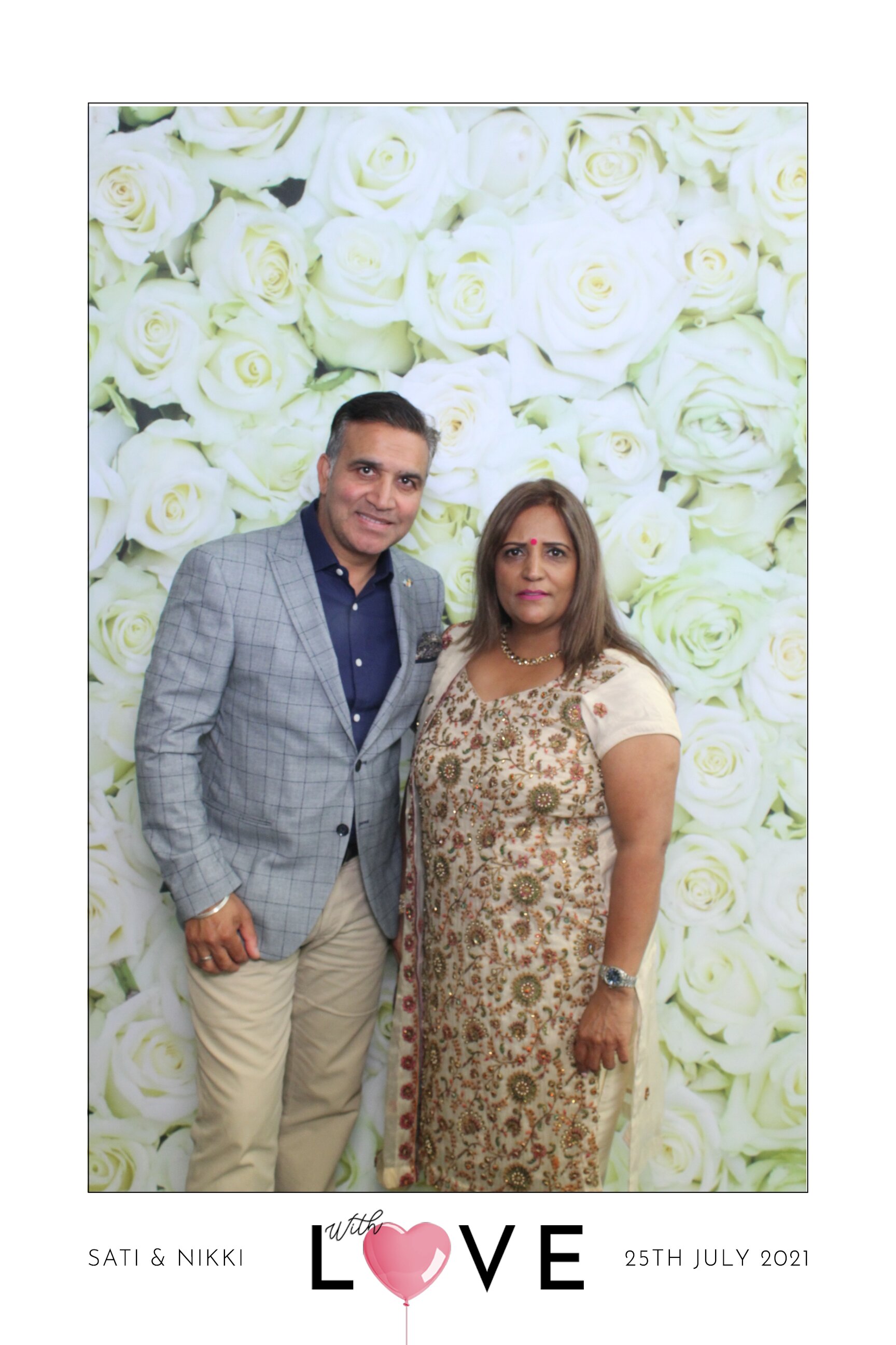 Sati & Nikki | View more photos from the event at images.mobile-photo-booth.com/u/MobilePhotoBoothUK/Sati-Nikki
