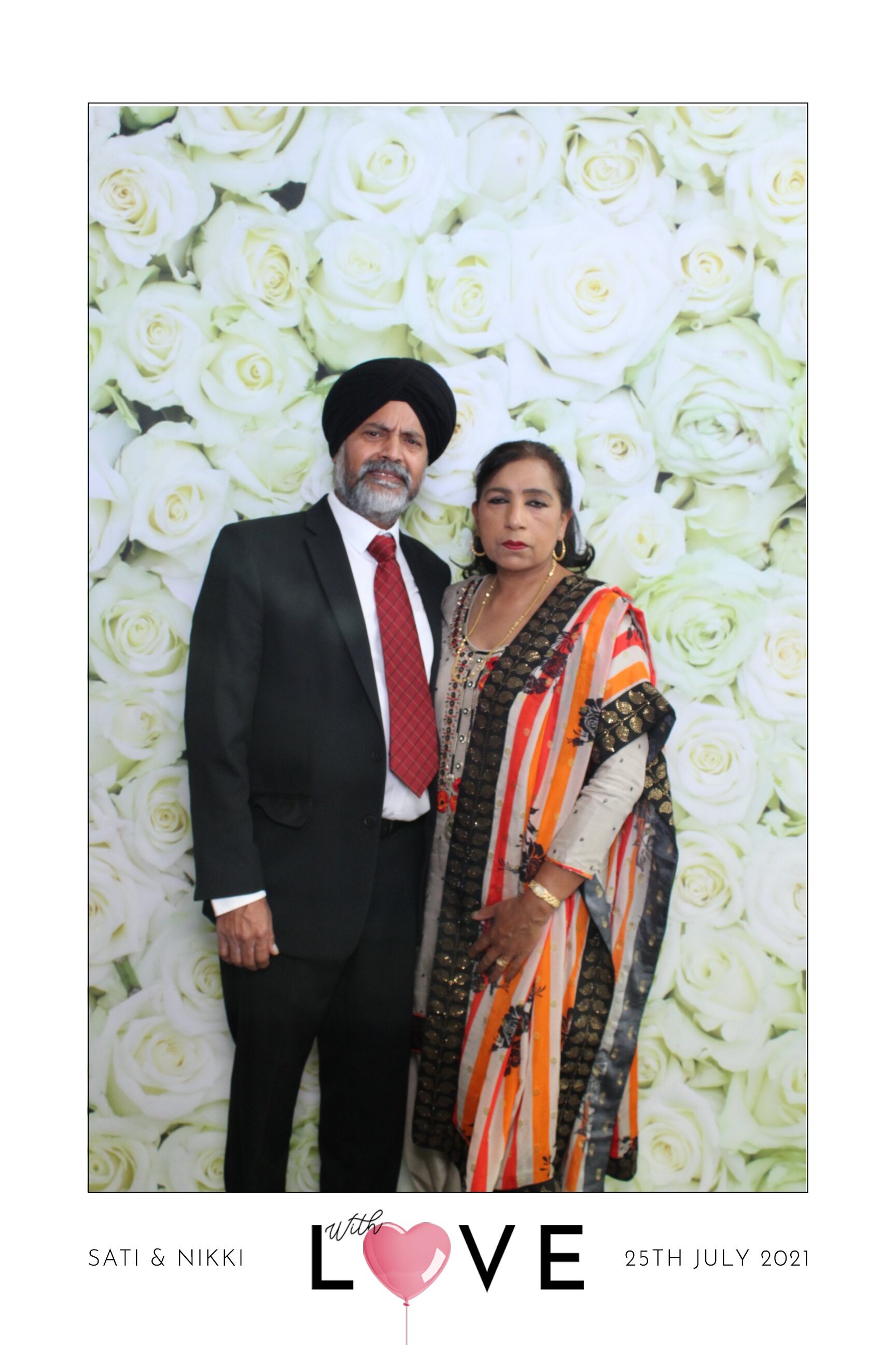 Sati & Nikki | View more photos from the event at images.mobile-photo-booth.com/u/MobilePhotoBoothUK/Sati-Nikki