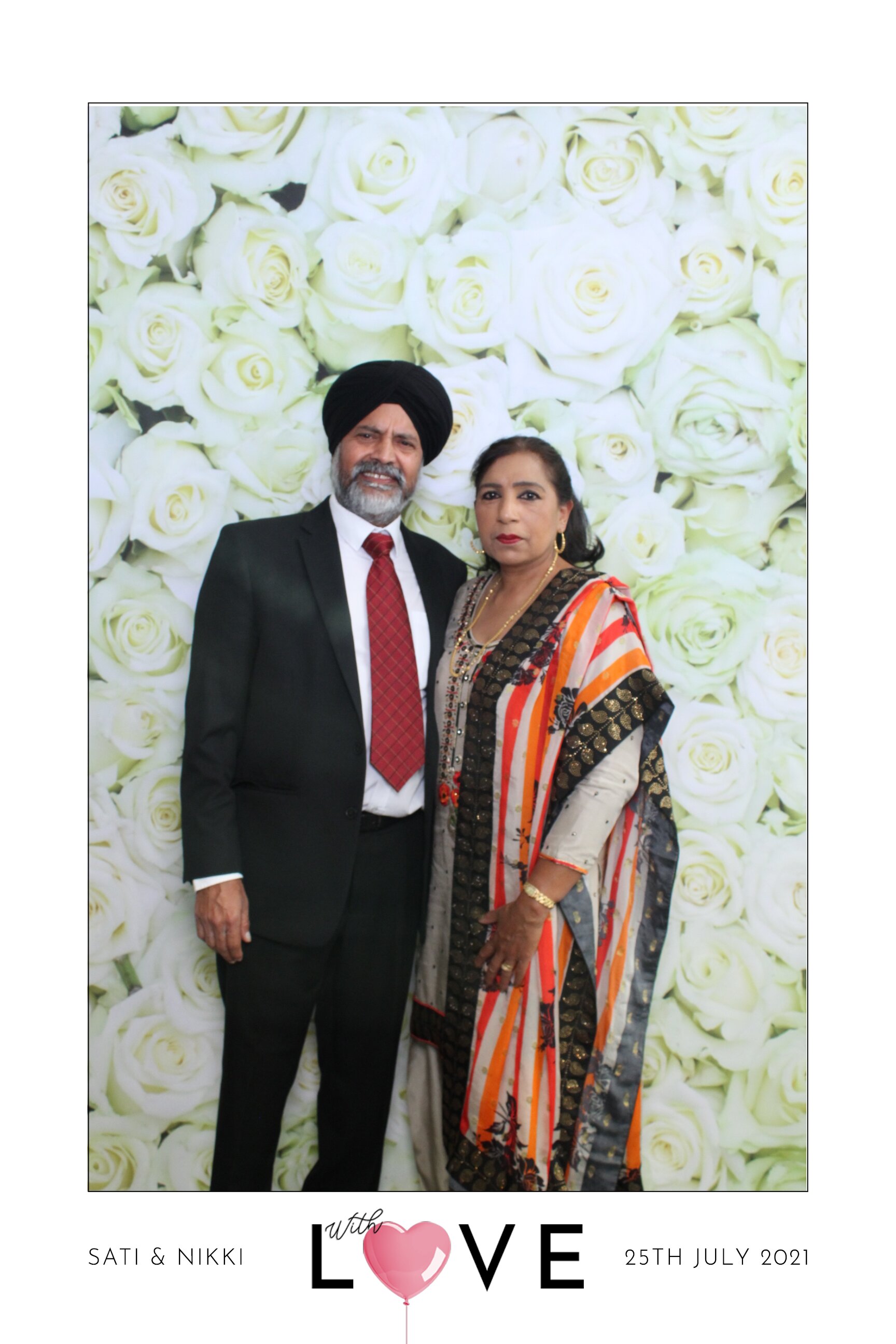 Sati & Nikki | View more photos from the event at images.mobile-photo-booth.com/u/MobilePhotoBoothUK/Sati-Nikki