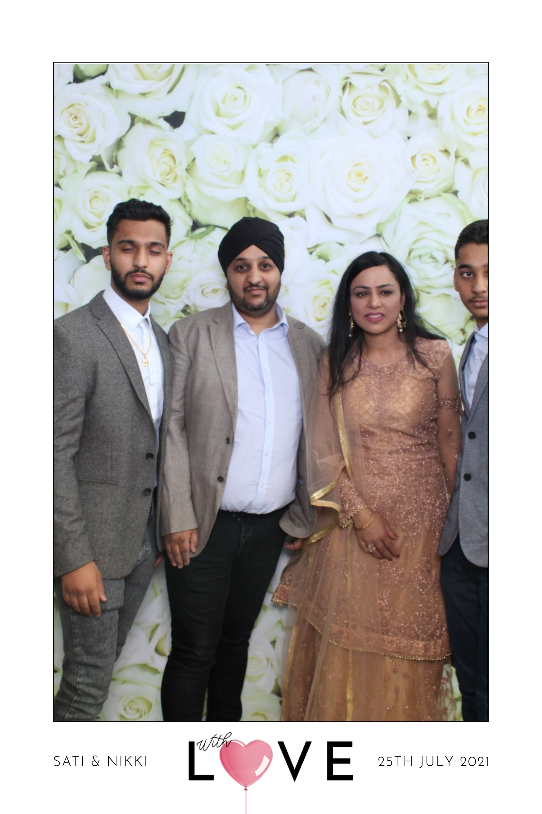 Sati & Nikki | View more photos from the event at images.mobile-photo-booth.com/u/MobilePhotoBoothUK/Sati-Nikki