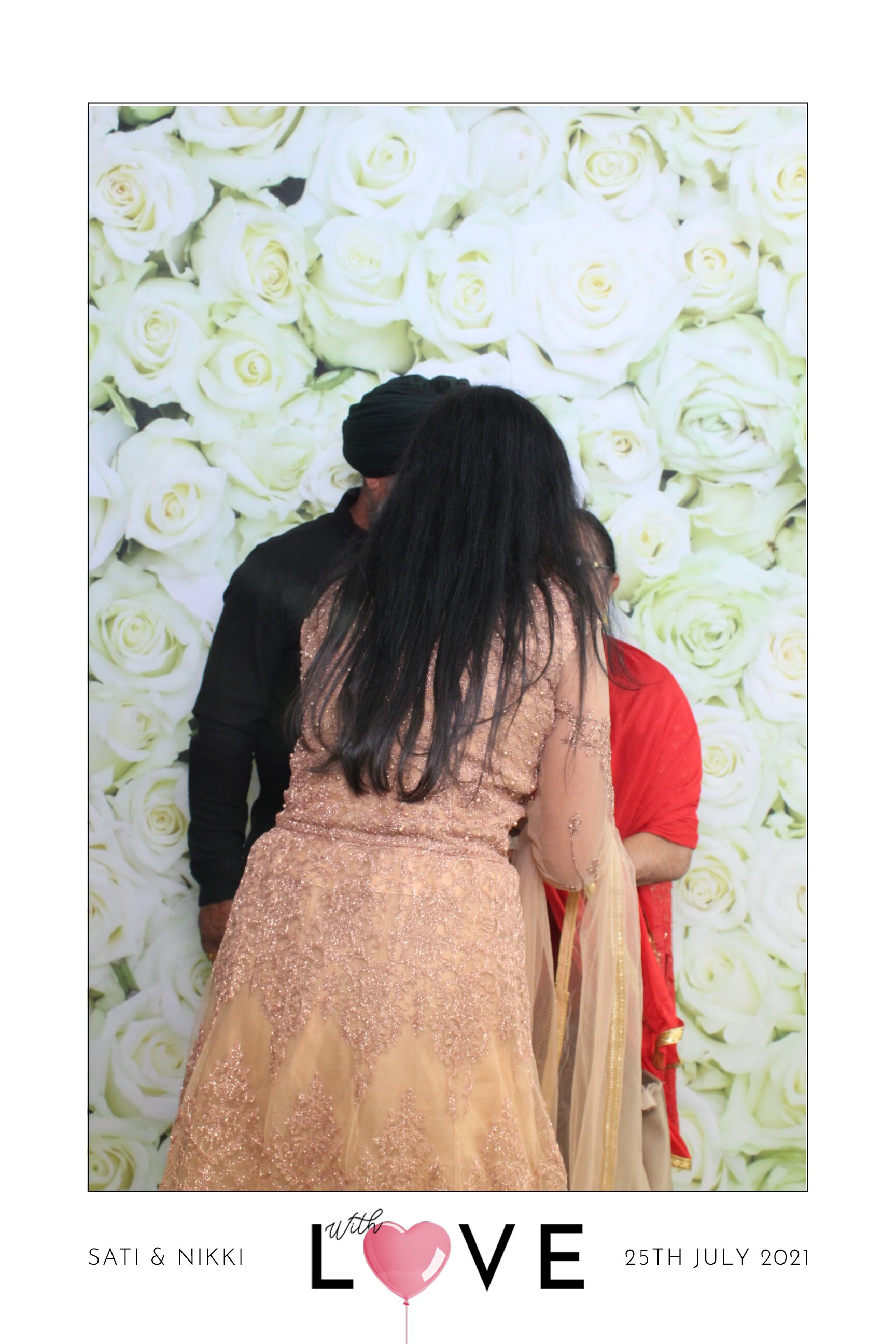 Sati & Nikki | View more photos from the event at images.mobile-photo-booth.com/u/MobilePhotoBoothUK/Sati-Nikki
