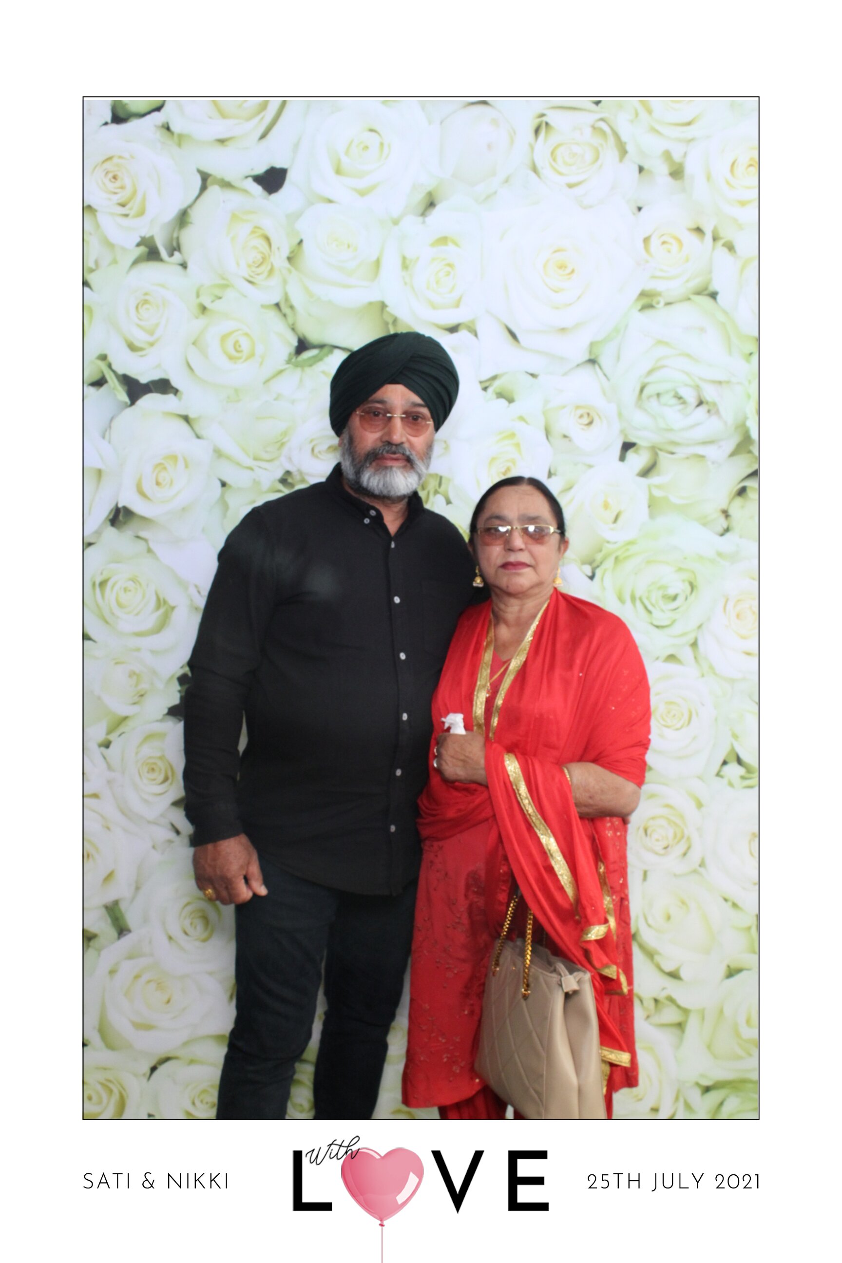 Sati & Nikki | View more photos from the event at images.mobile-photo-booth.com/u/MobilePhotoBoothUK/Sati-Nikki