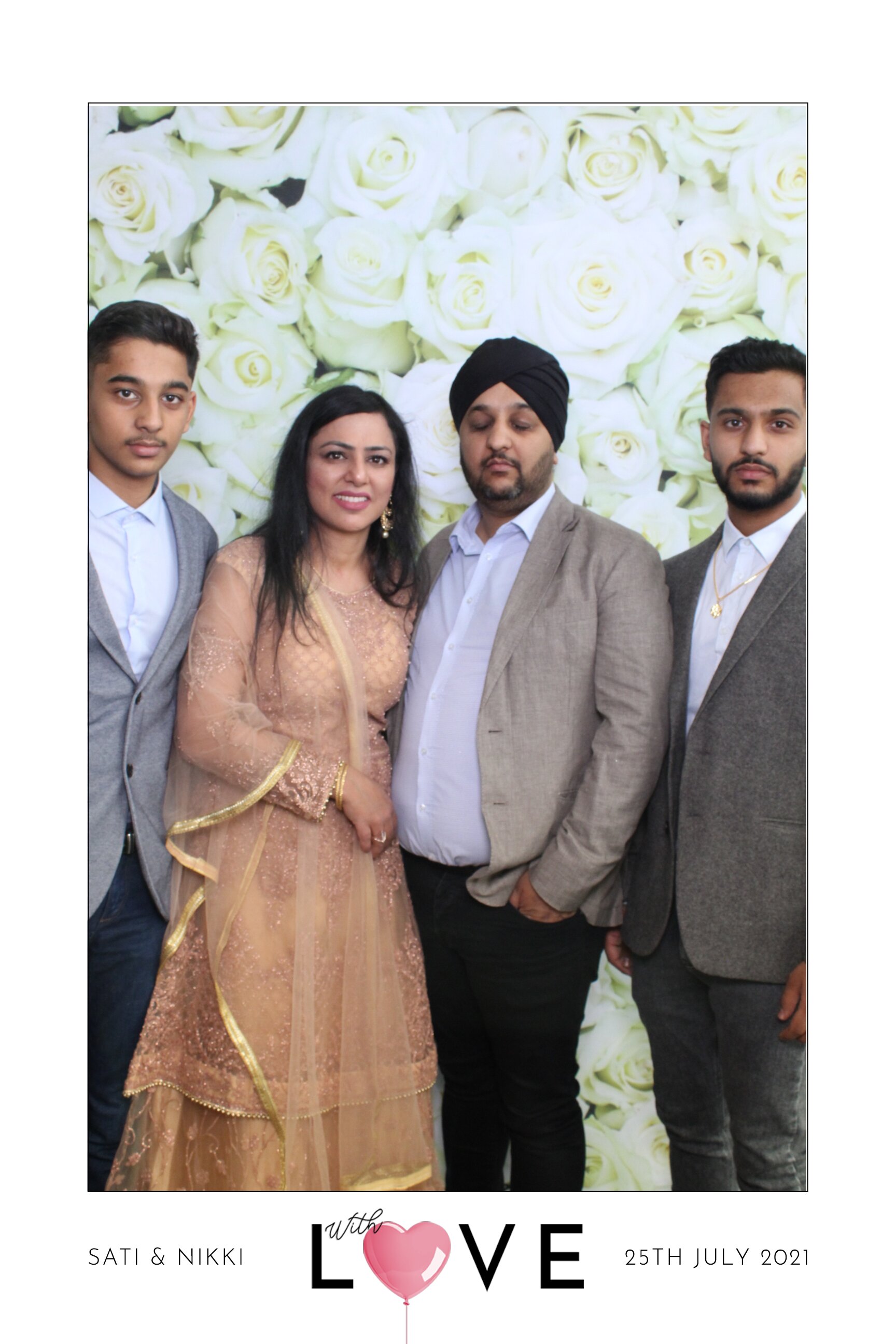 Sati & Nikki | View more photos from the event at images.mobile-photo-booth.com/u/MobilePhotoBoothUK/Sati-Nikki