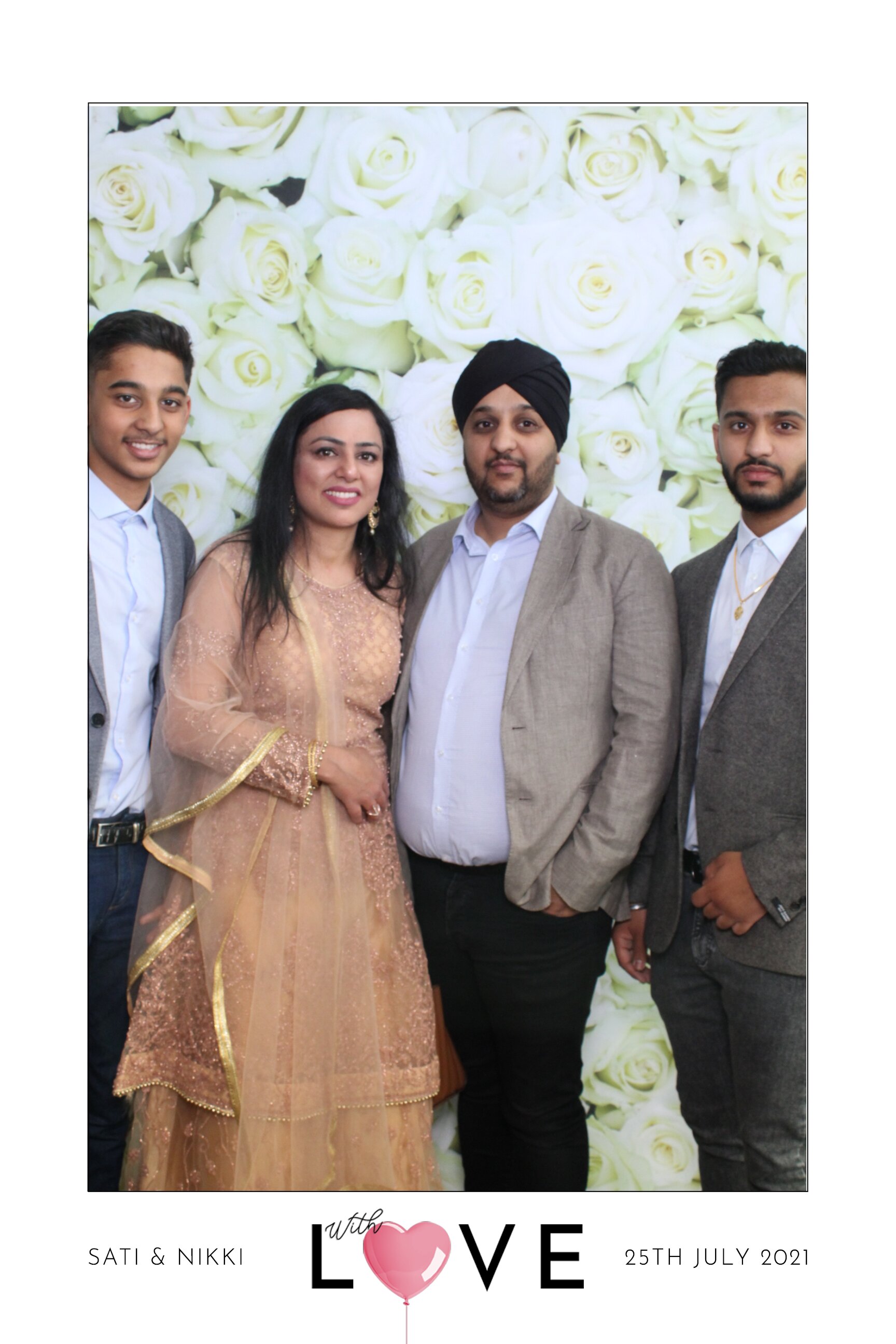 Sati & Nikki | View more photos from the event at images.mobile-photo-booth.com/u/MobilePhotoBoothUK/Sati-Nikki