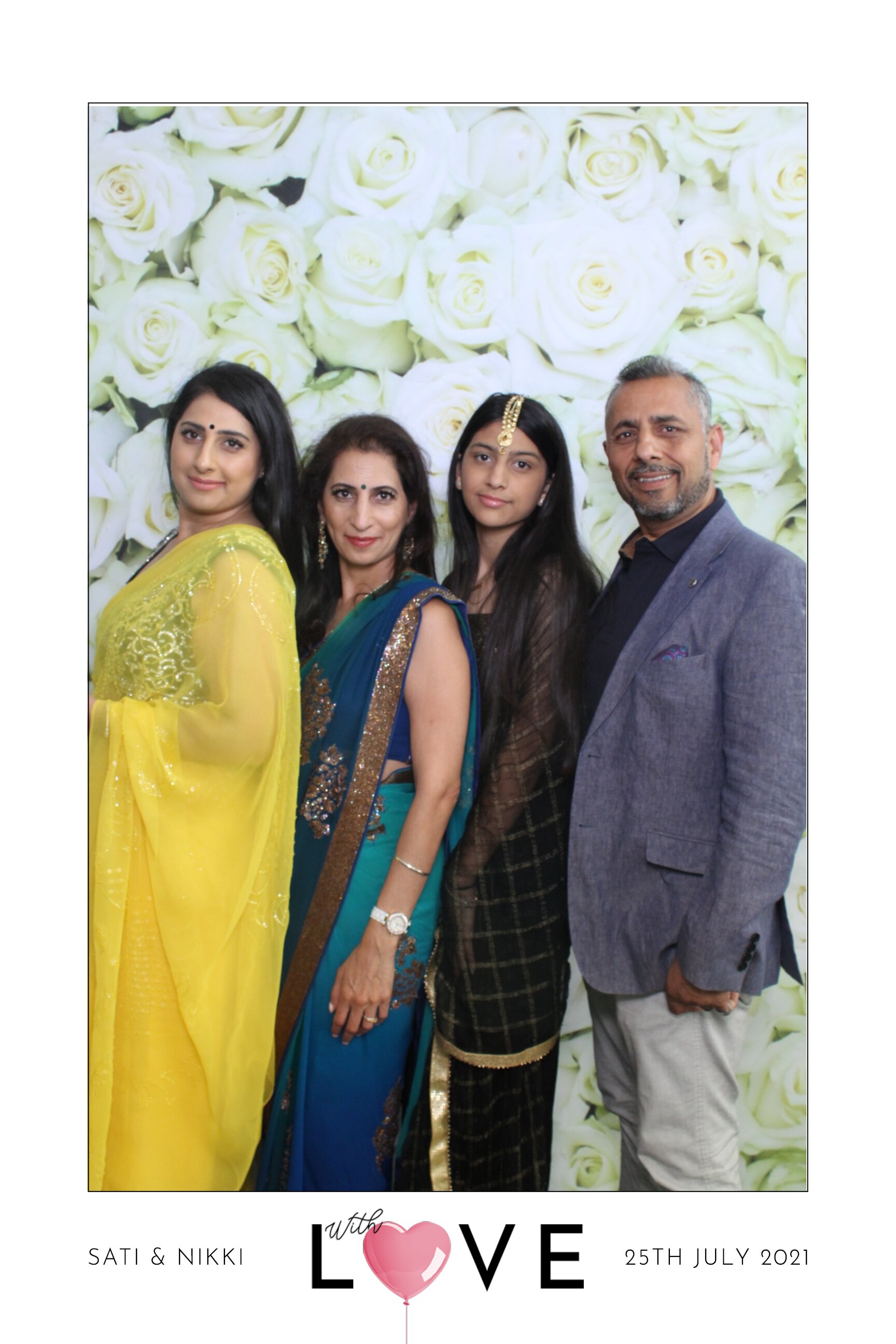 Sati & Nikki | View more photos from the event at images.mobile-photo-booth.com/u/MobilePhotoBoothUK/Sati-Nikki